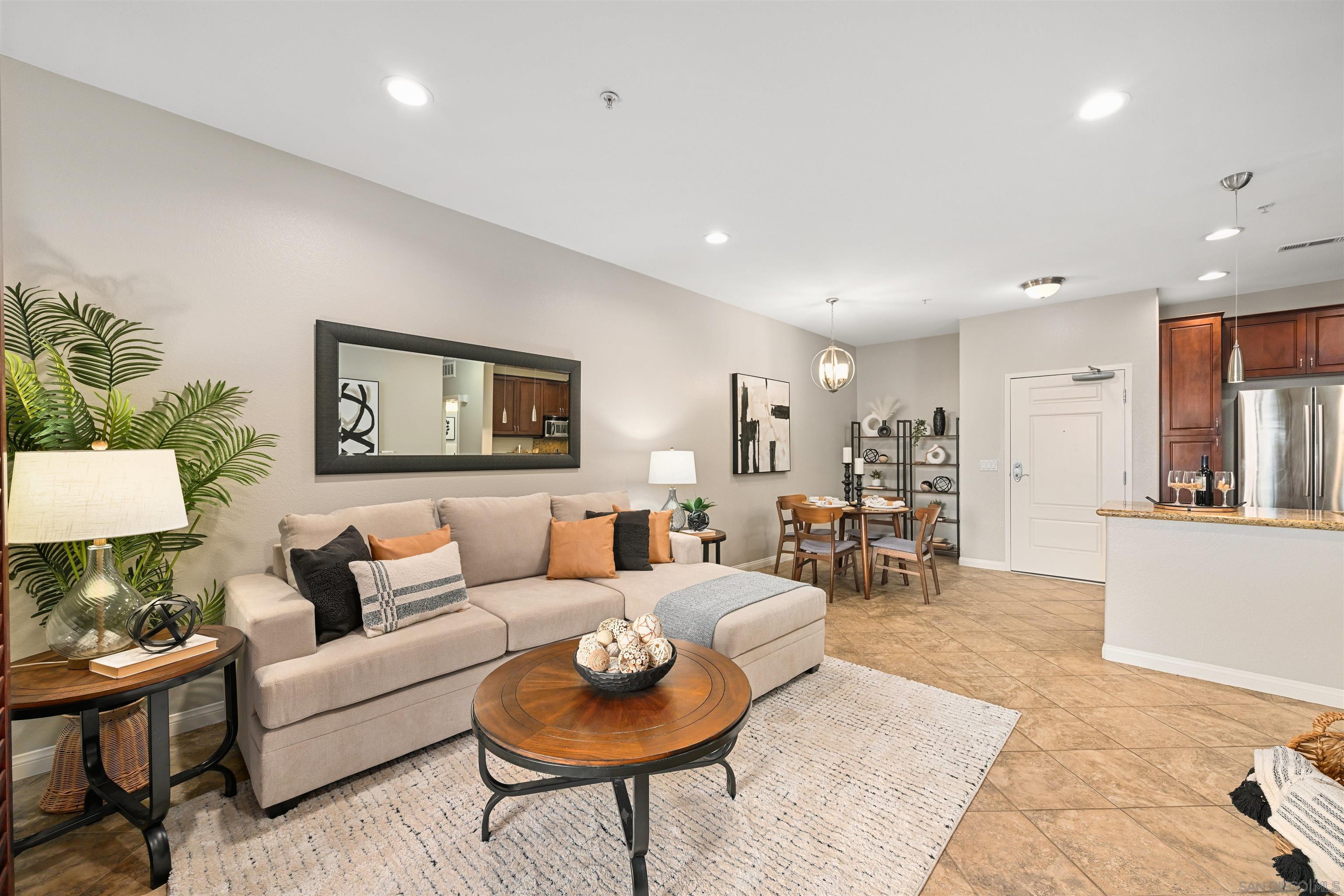 Detail Gallery Image 2 of 20 For 3877  Pell Place  #108,  San Diego,  CA 92130 - 2 Beds | 2 Baths
