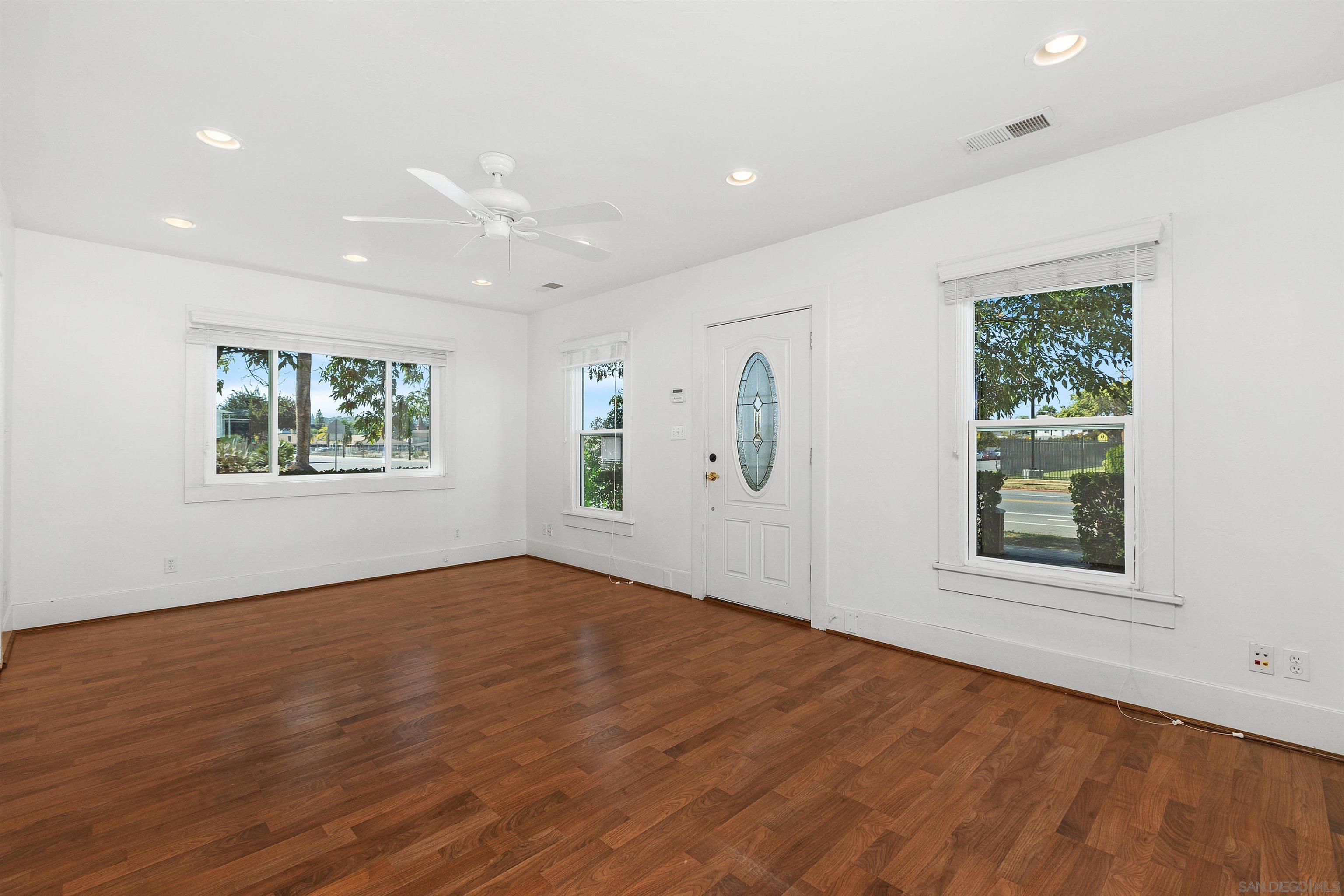 Detail Gallery Image 11 of 30 For 159 W 5th Ave, Escondido,  CA 92025 - 2 Beds | 2 Baths