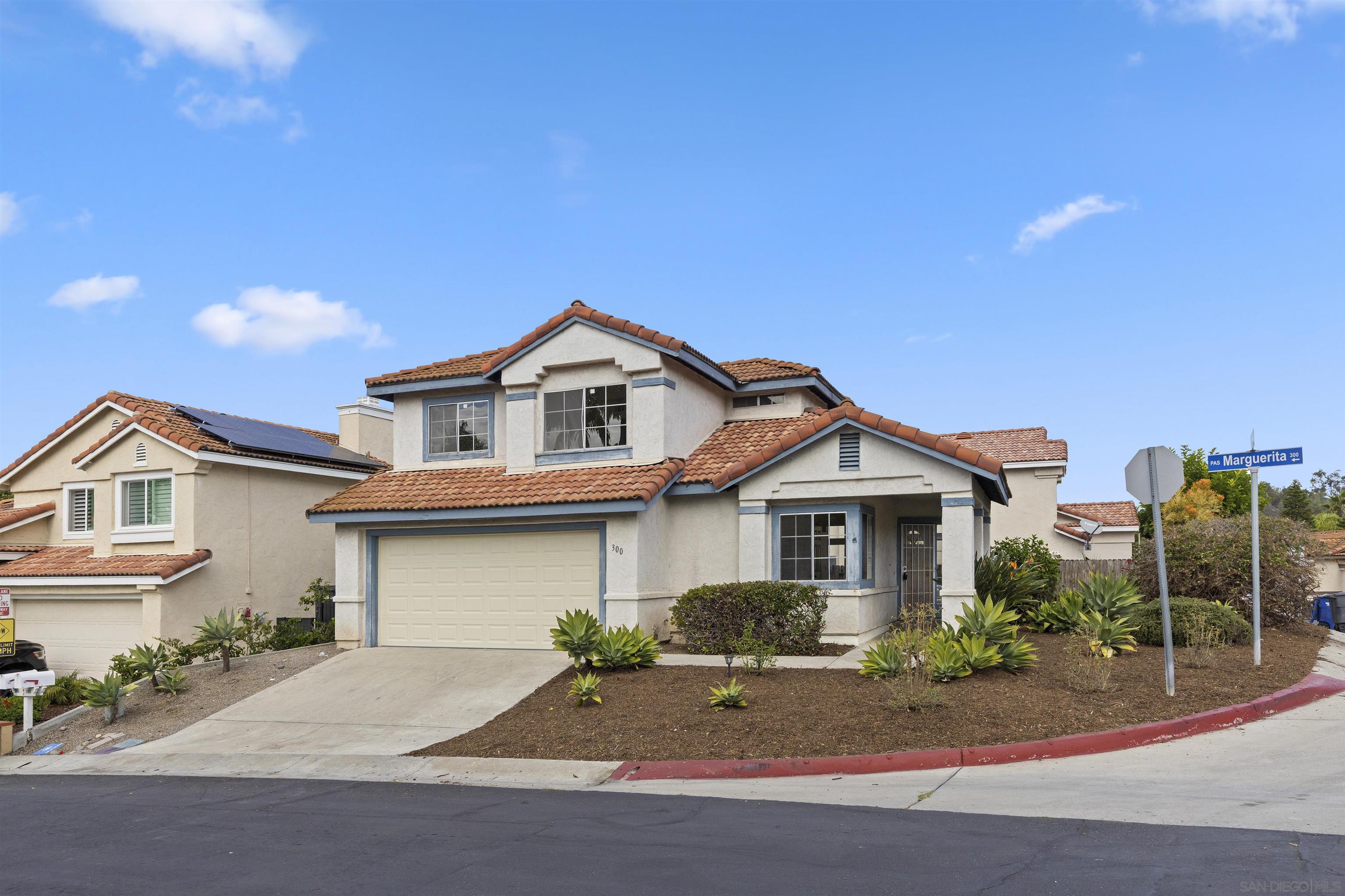 Detail Gallery Image 2 of 39 For 300  Paseo Marguerita, Vista,  CA 92084 - 4 Beds | 3 Baths