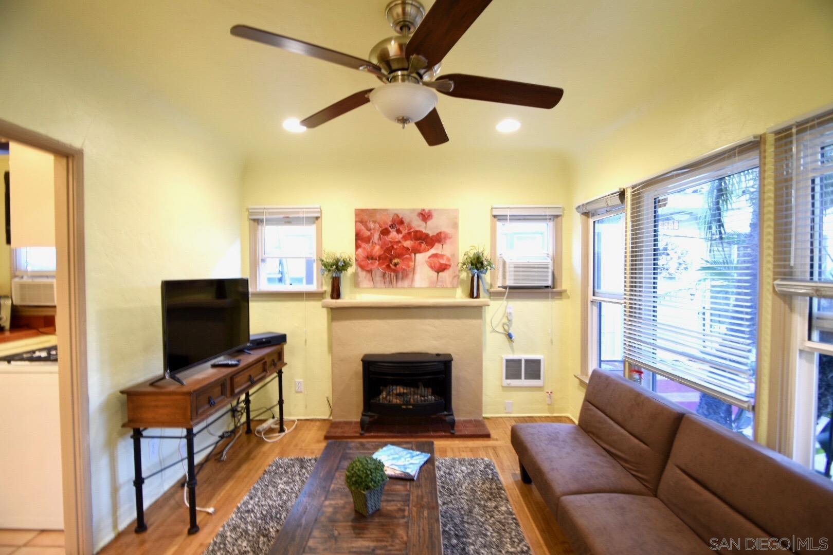 Detail Gallery Image 3 of 10 For 4639  Park Blvd, San Diego,  CA 92116 - 1 Beds | 1 Baths