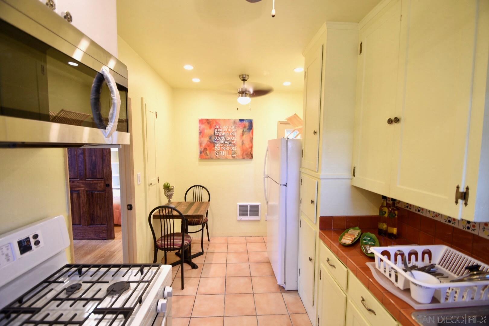 Detail Gallery Image 5 of 10 For 4639  Park Blvd, San Diego,  CA 92116 - 1 Beds | 1 Baths