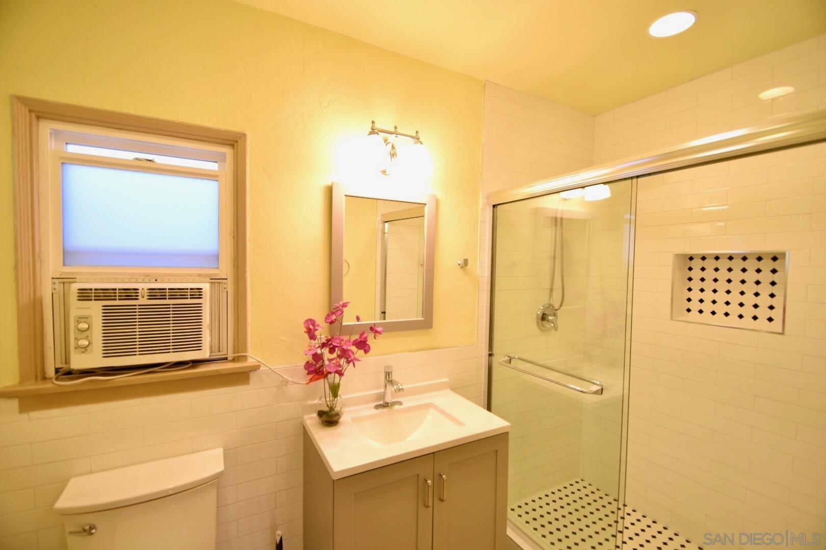 Detail Gallery Image 7 of 10 For 4639  Park Blvd, San Diego,  CA 92116 - 1 Beds | 1 Baths