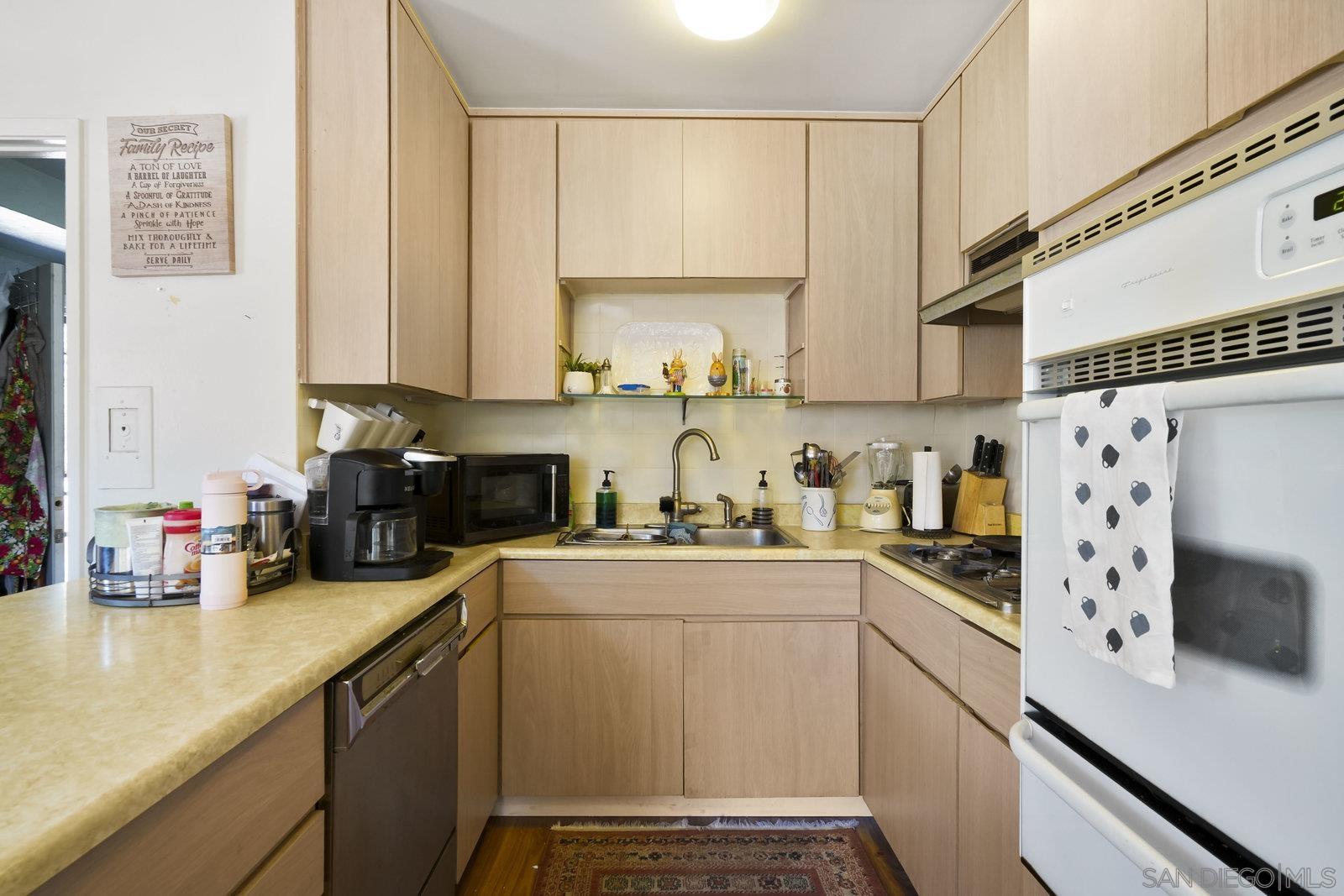 Detail Gallery Image 9 of 29 For 3320  C St, San Diego,  CA 92102 - – Beds | – Baths