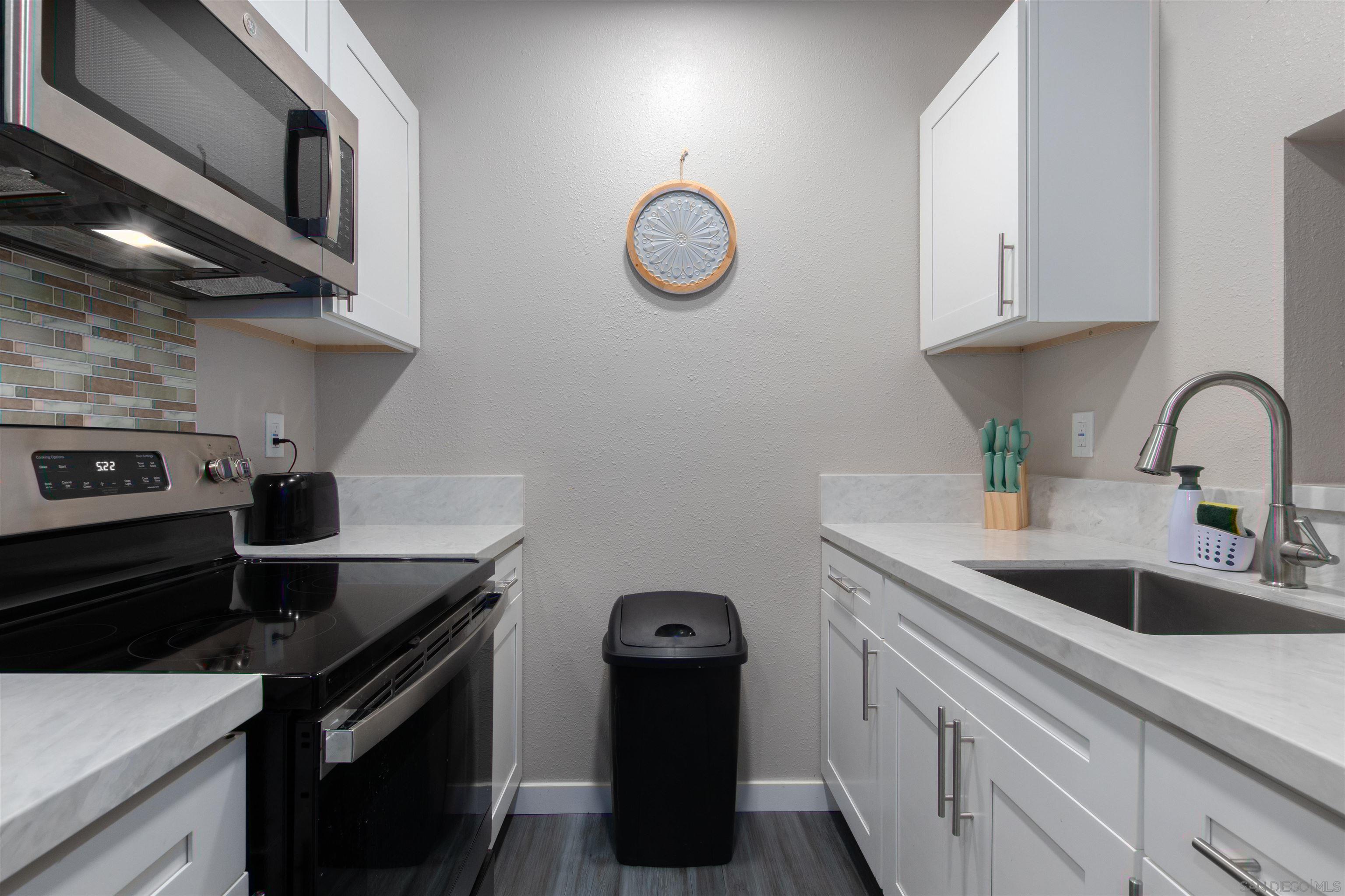 Front Image Thumbnail for SD250042013