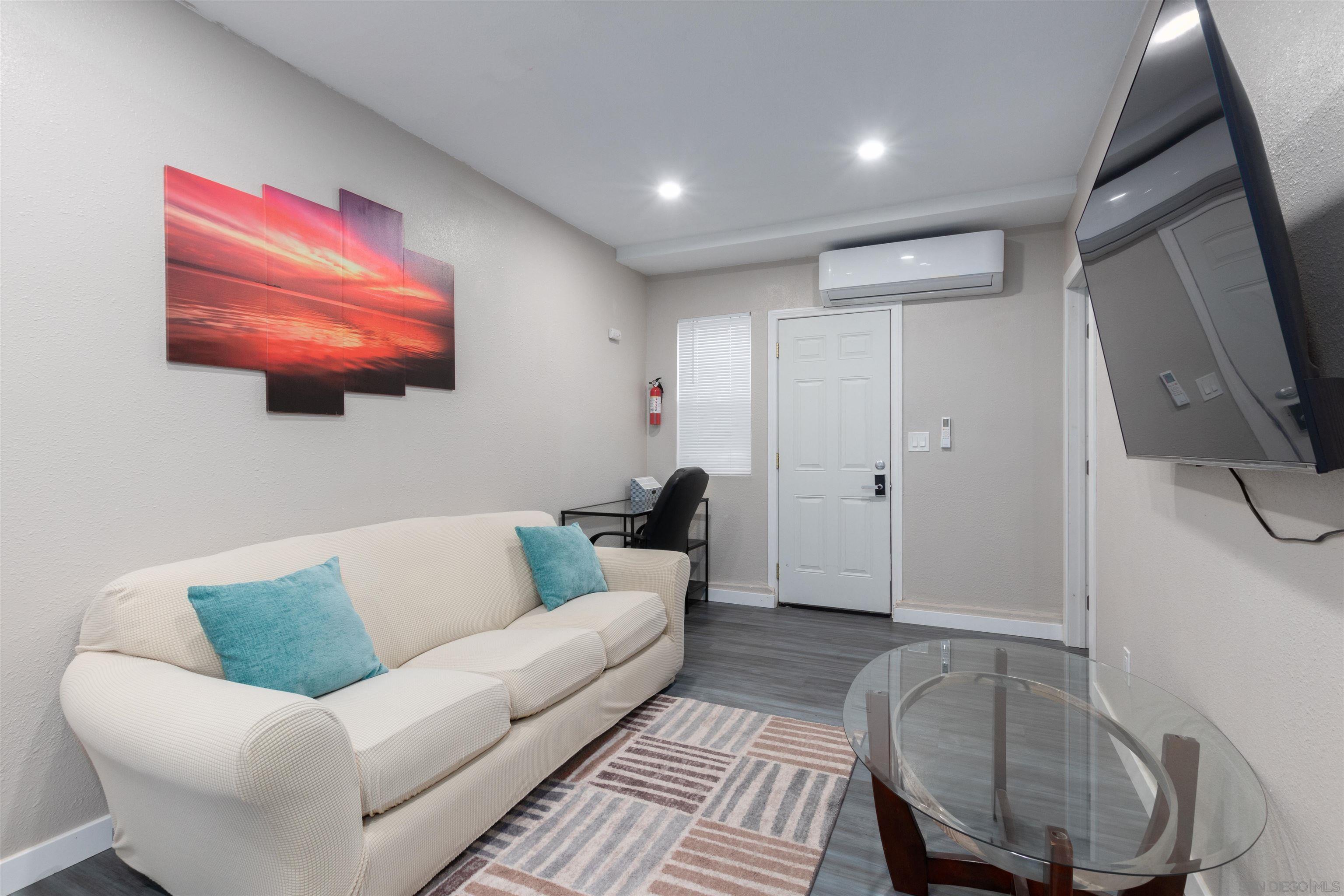 Detail Gallery Image 5 of 13 For 1941  Dunning Cir  2, San Diego,  CA 92154 - 1 Beds | 1 Baths