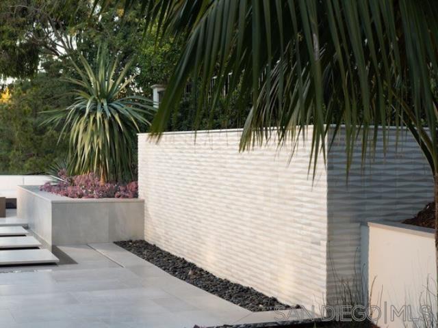 Detail Gallery Image 12 of 41 For 5986  Greensview Ct, Rancho Santa Fe,  CA 92067 - 6 Beds | 5/1 Baths