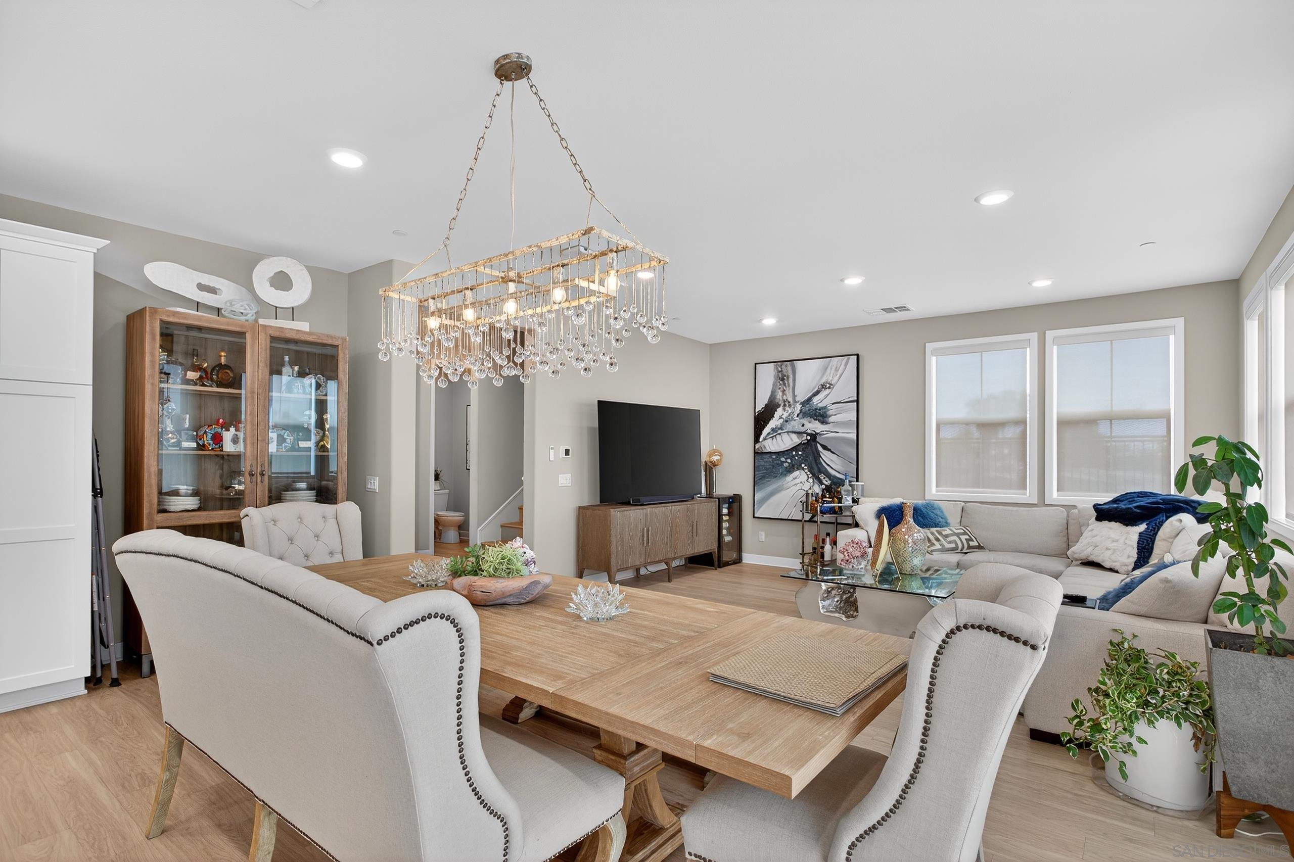 Detail Gallery Image 14 of 54 For 1733  Artemisia Ct, Carlsbad,  CA 92011 - 5 Beds | 4/1 Baths