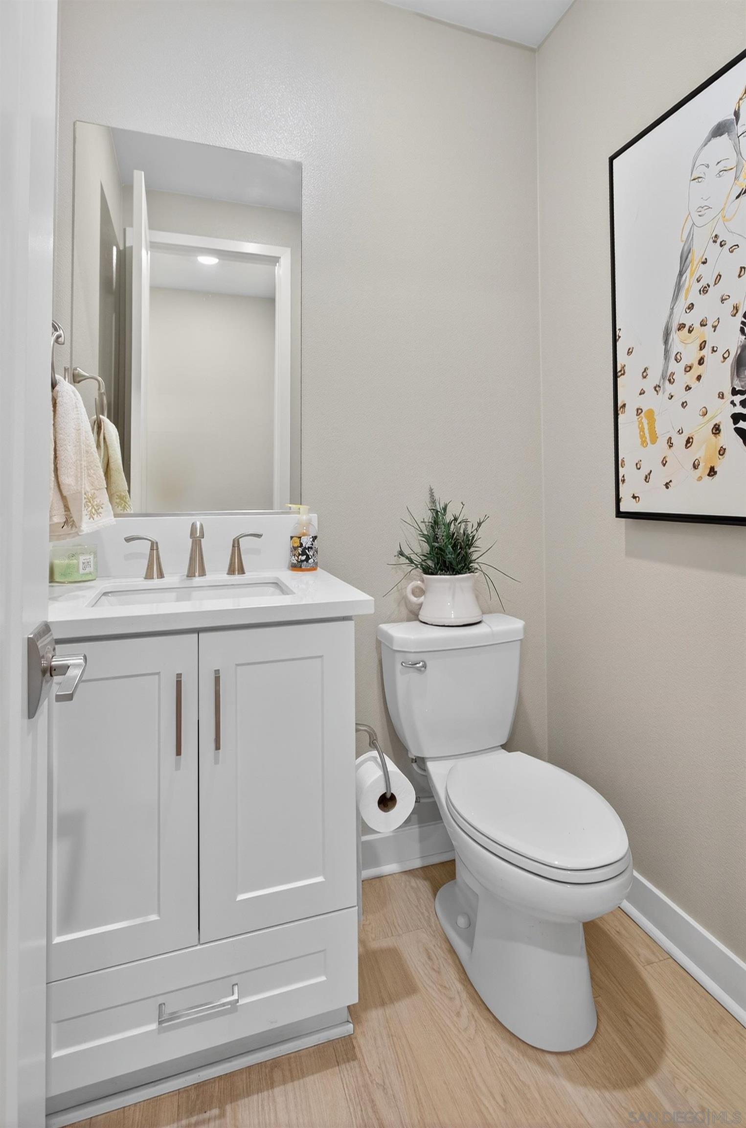 Detail Gallery Image 16 of 54 For 1733  Artemisia Ct, Carlsbad,  CA 92011 - 5 Beds | 4/1 Baths