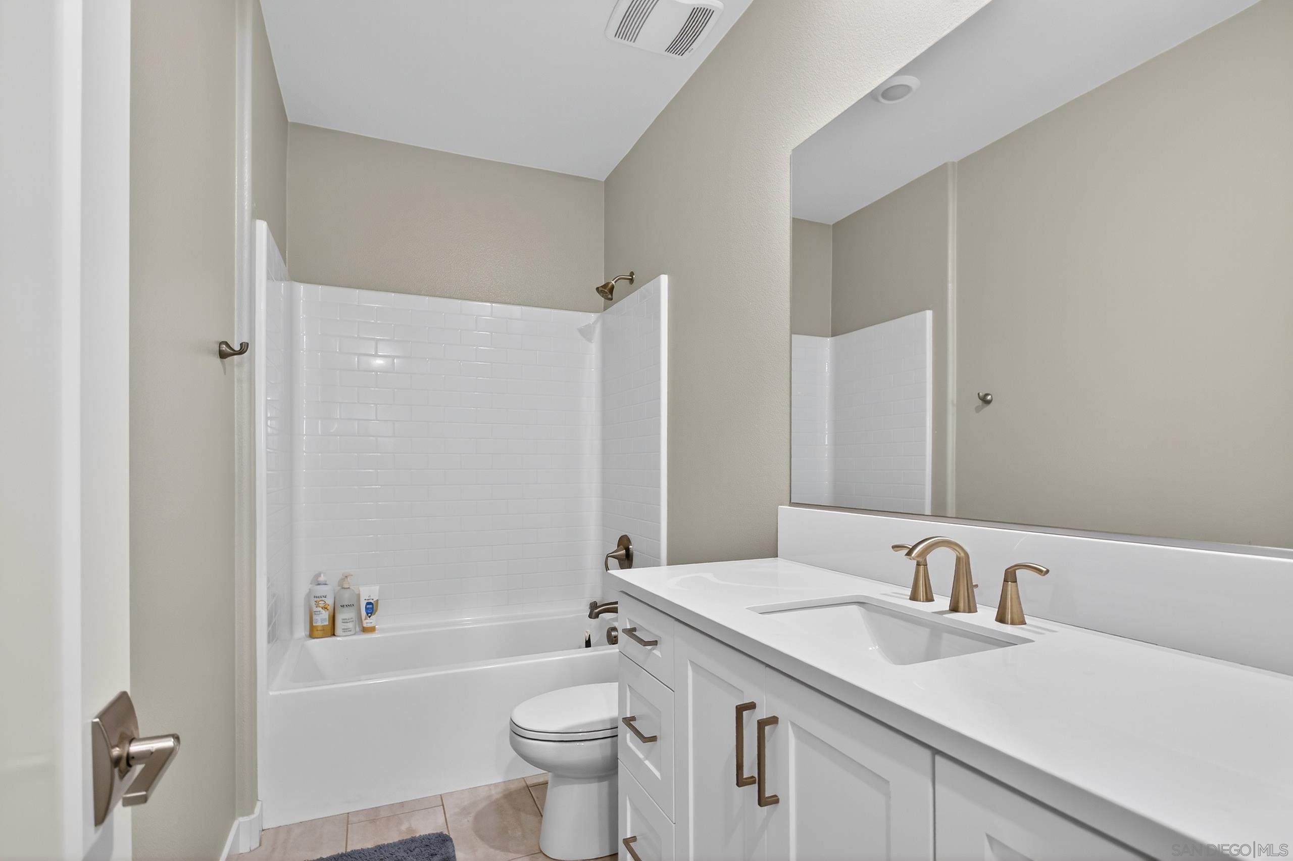 Detail Gallery Image 23 of 54 For 1733  Artemisia Ct, Carlsbad,  CA 92011 - 5 Beds | 4/1 Baths