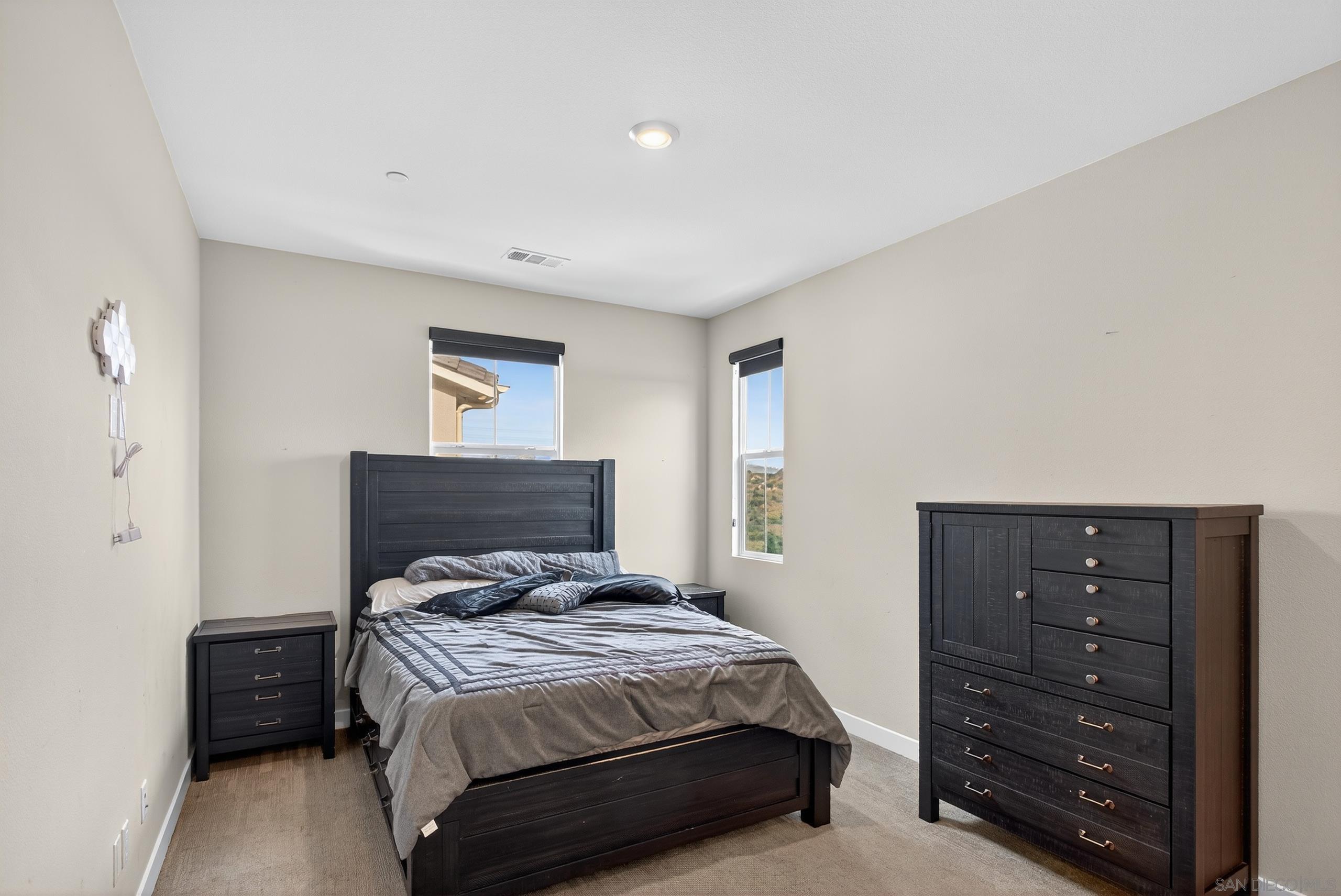 Detail Gallery Image 24 of 54 For 1733  Artemisia Ct, Carlsbad,  CA 92011 - 5 Beds | 4/1 Baths