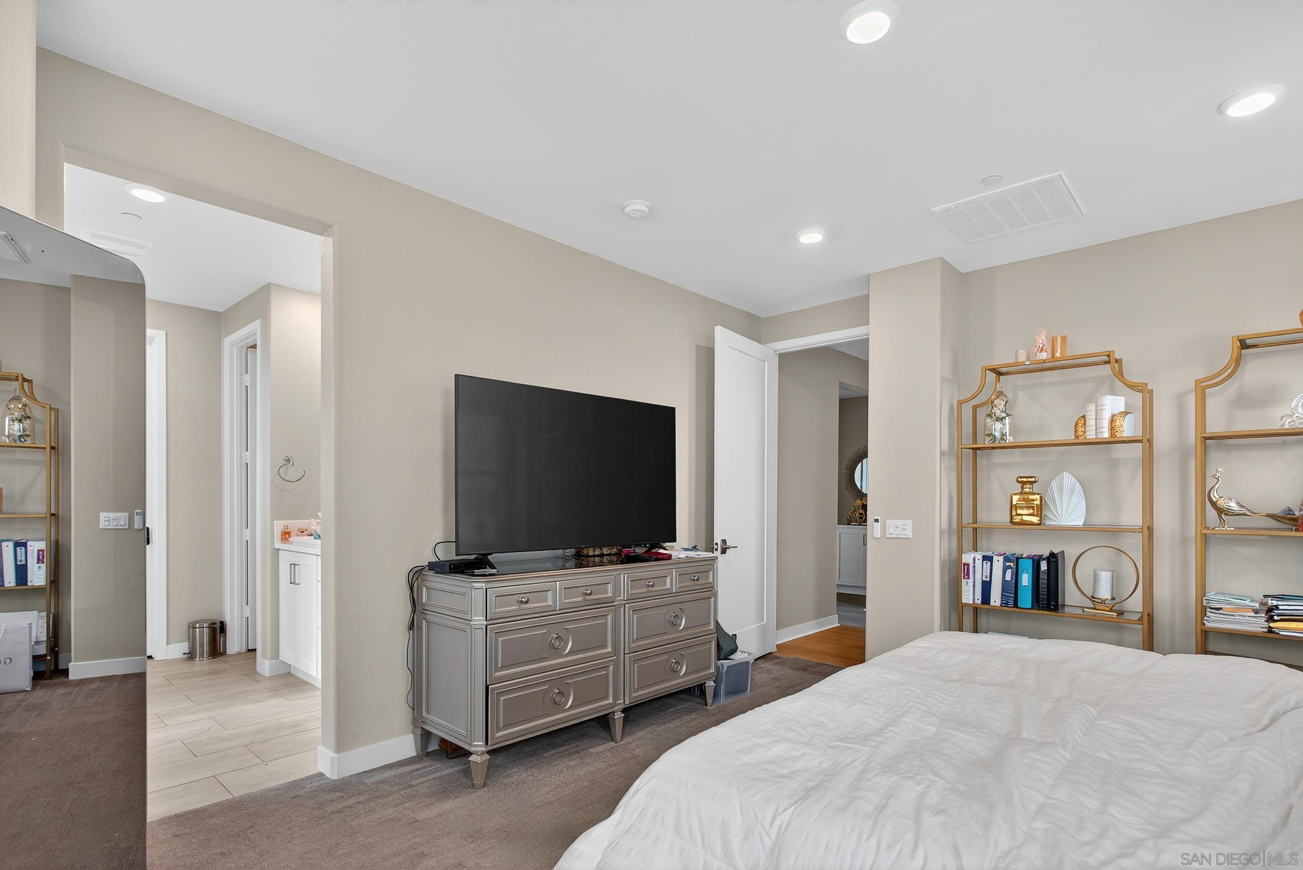 Detail Gallery Image 28 of 54 For 1733  Artemisia Ct, Carlsbad,  CA 92011 - 5 Beds | 4/1 Baths