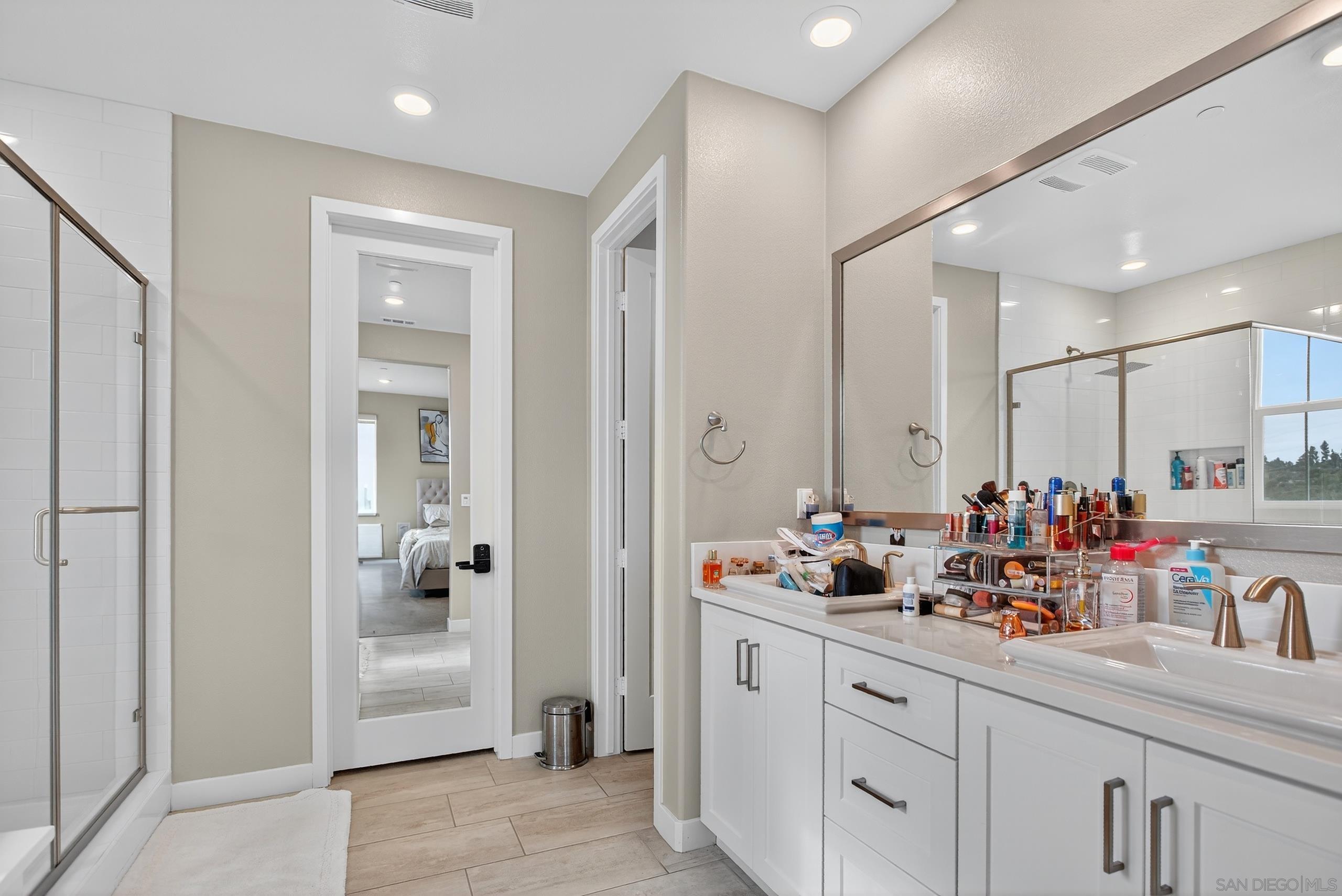 Detail Gallery Image 29 of 54 For 1733  Artemisia Ct, Carlsbad,  CA 92011 - 5 Beds | 4/1 Baths