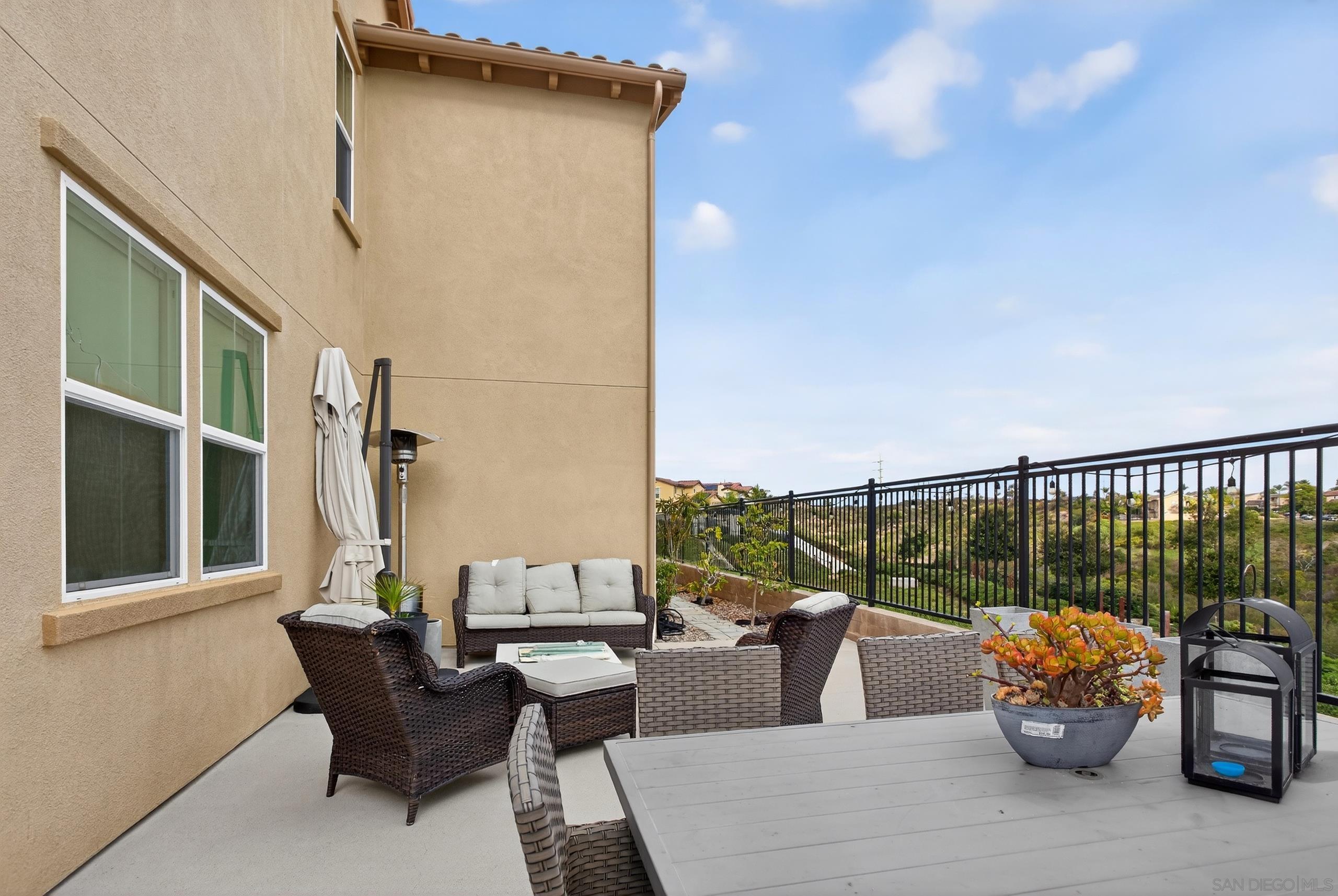 Detail Gallery Image 33 of 54 For 1733  Artemisia Ct, Carlsbad,  CA 92011 - 5 Beds | 4/1 Baths