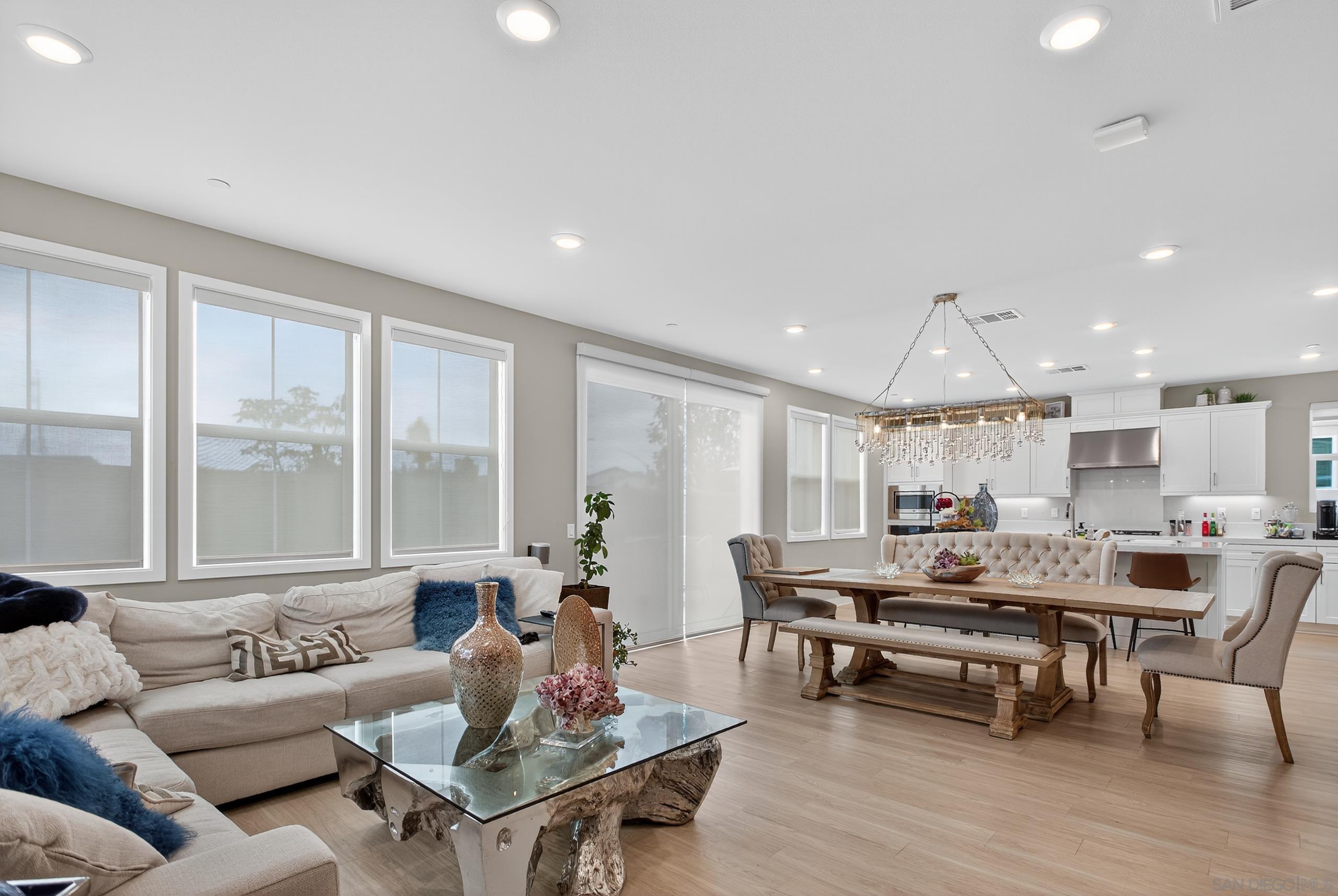 Detail Gallery Image 5 of 54 For 1733  Artemisia Ct, Carlsbad,  CA 92011 - 5 Beds | 4/1 Baths