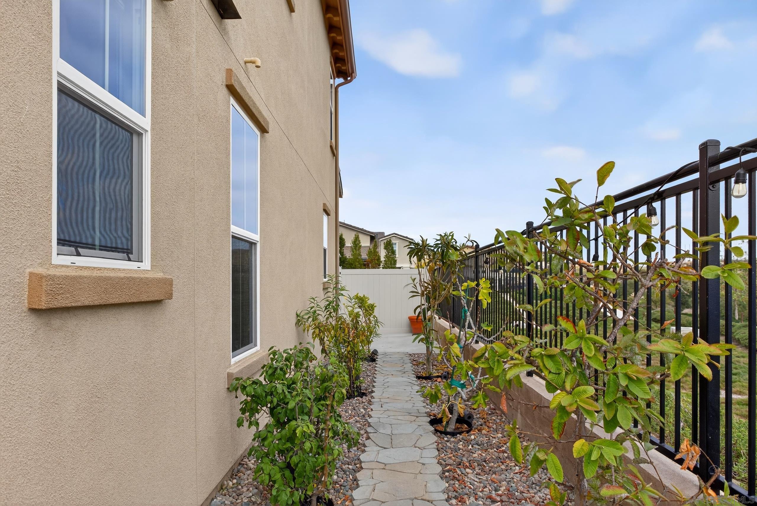 Detail Gallery Image 42 of 54 For 1733  Artemisia Ct, Carlsbad,  CA 92011 - 5 Beds | 4/1 Baths