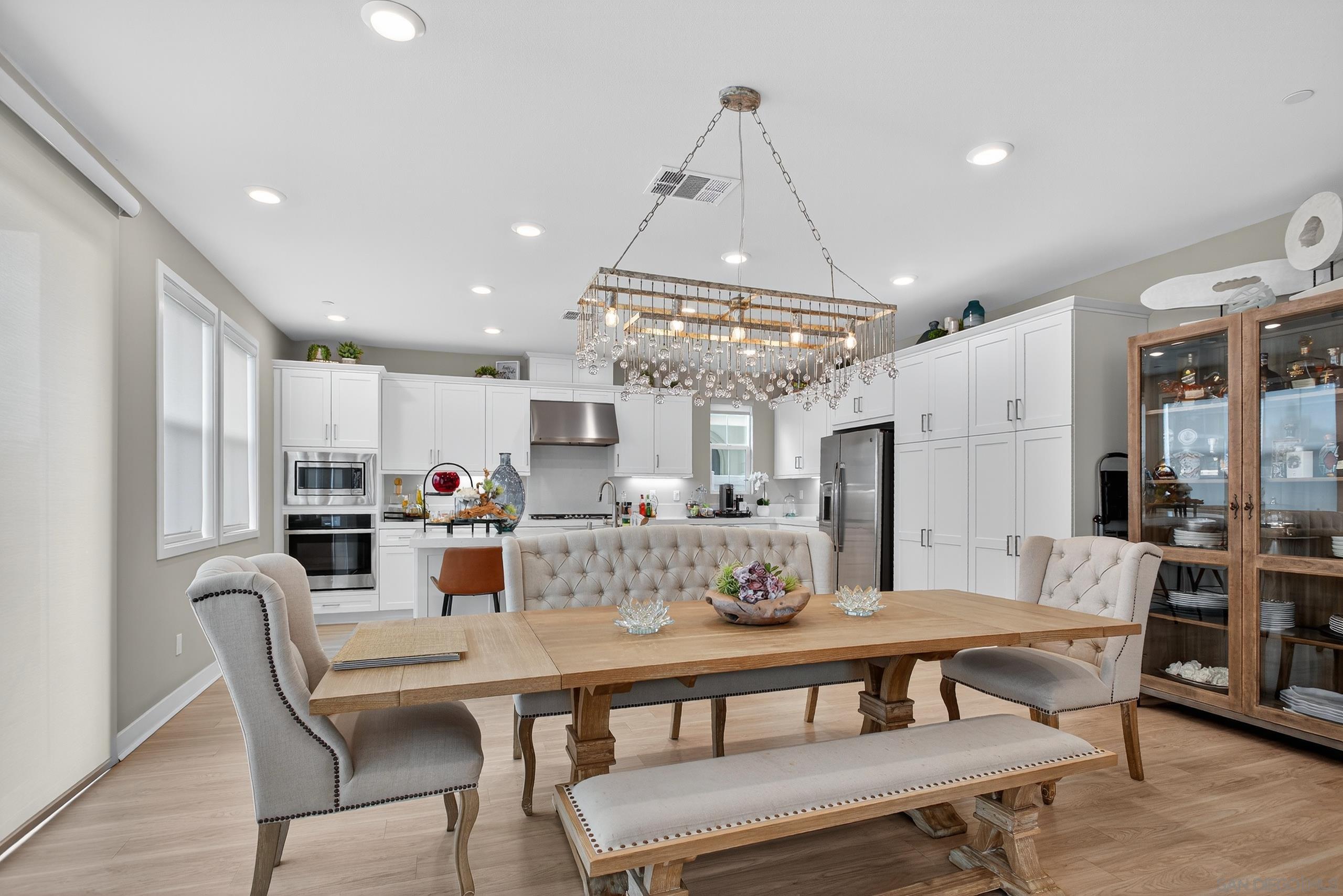 Detail Gallery Image 6 of 54 For 1733  Artemisia Ct, Carlsbad,  CA 92011 - 5 Beds | 4/1 Baths