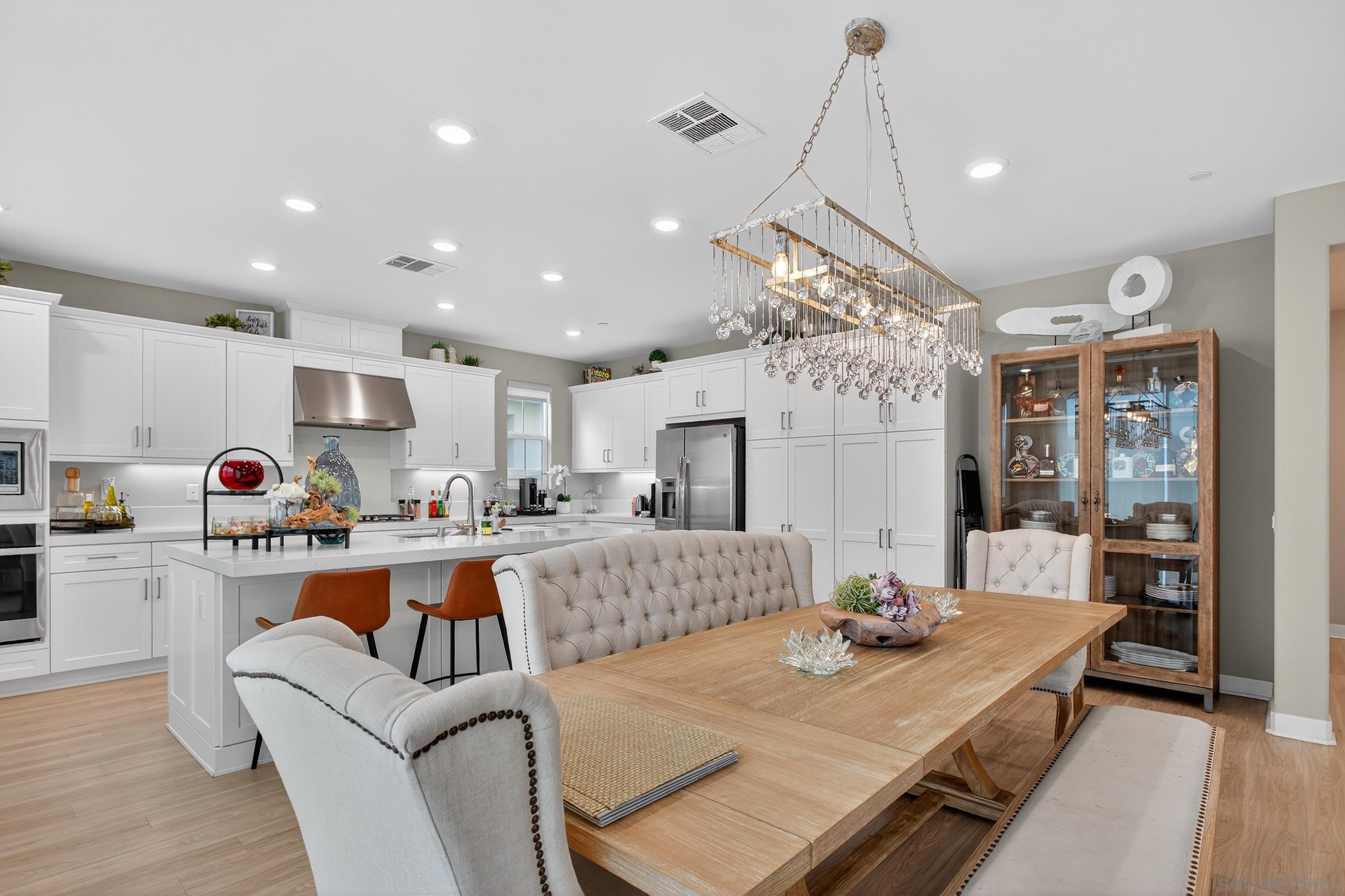 Detail Gallery Image 7 of 54 For 1733  Artemisia Ct, Carlsbad,  CA 92011 - 5 Beds | 4/1 Baths