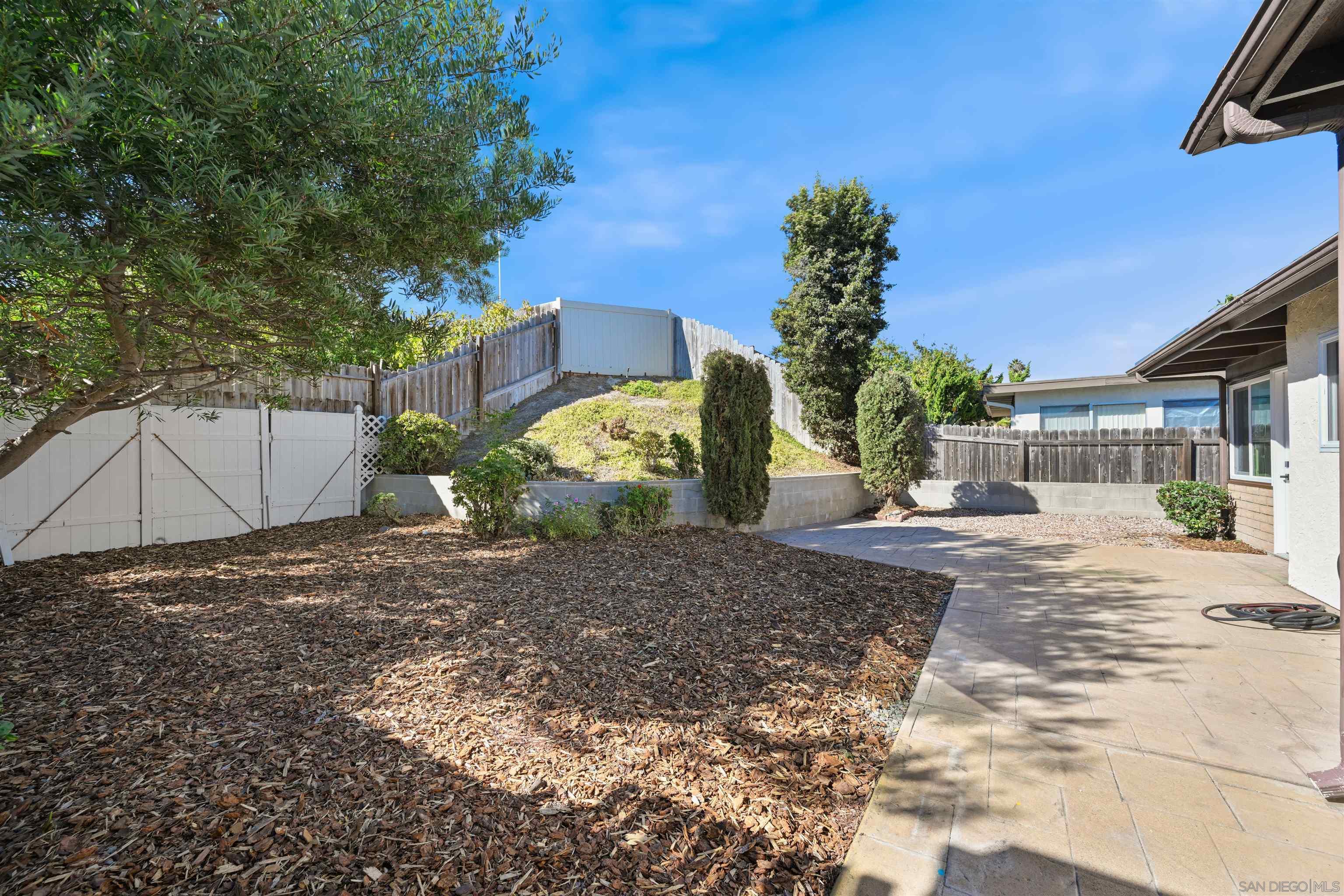 Detail Gallery Image 14 of 16 For 4758  Westridge Dr, Oceanside,  CA 92056 - 2 Beds | 1 Baths