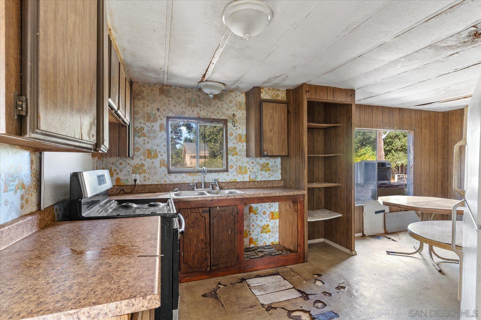 Detail Gallery Image 13 of 49 For 2174  Baldwin Ave, Palermo,  CA 95968 - 6 Beds | 2 Baths