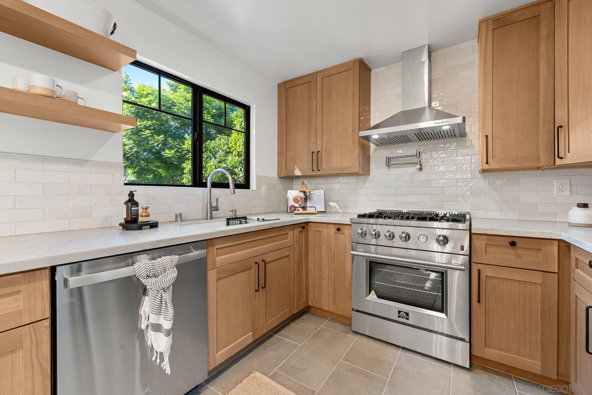 Detail Gallery Image 7 of 27 For 3678  Richmond St, San Diego,  CA 92103 - 3 Beds | 3 Baths