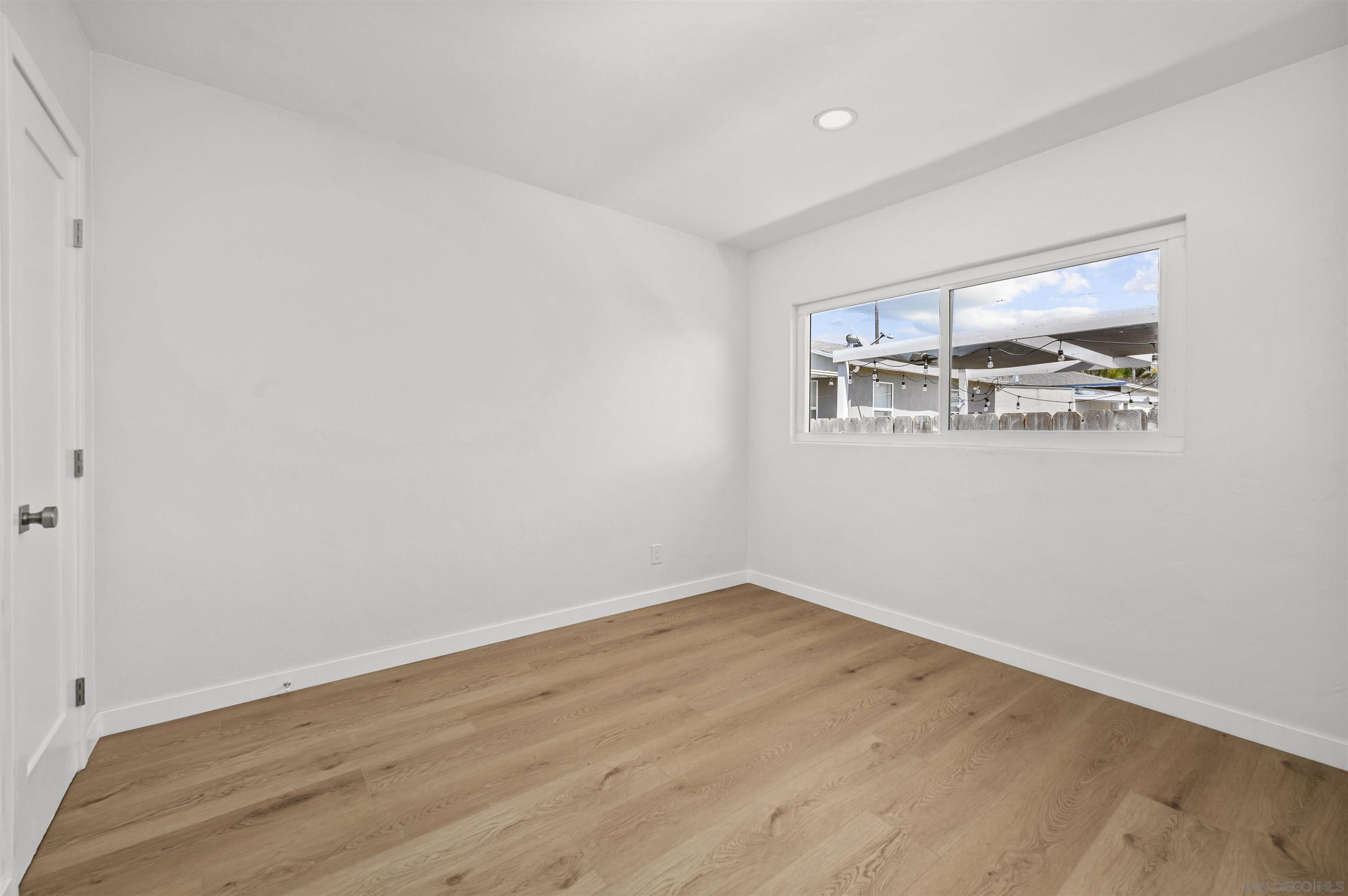 Detail Gallery Image 25 of 47 For 6979-81  Amherst, San Diego,  CA 92115 - – Beds | – Baths