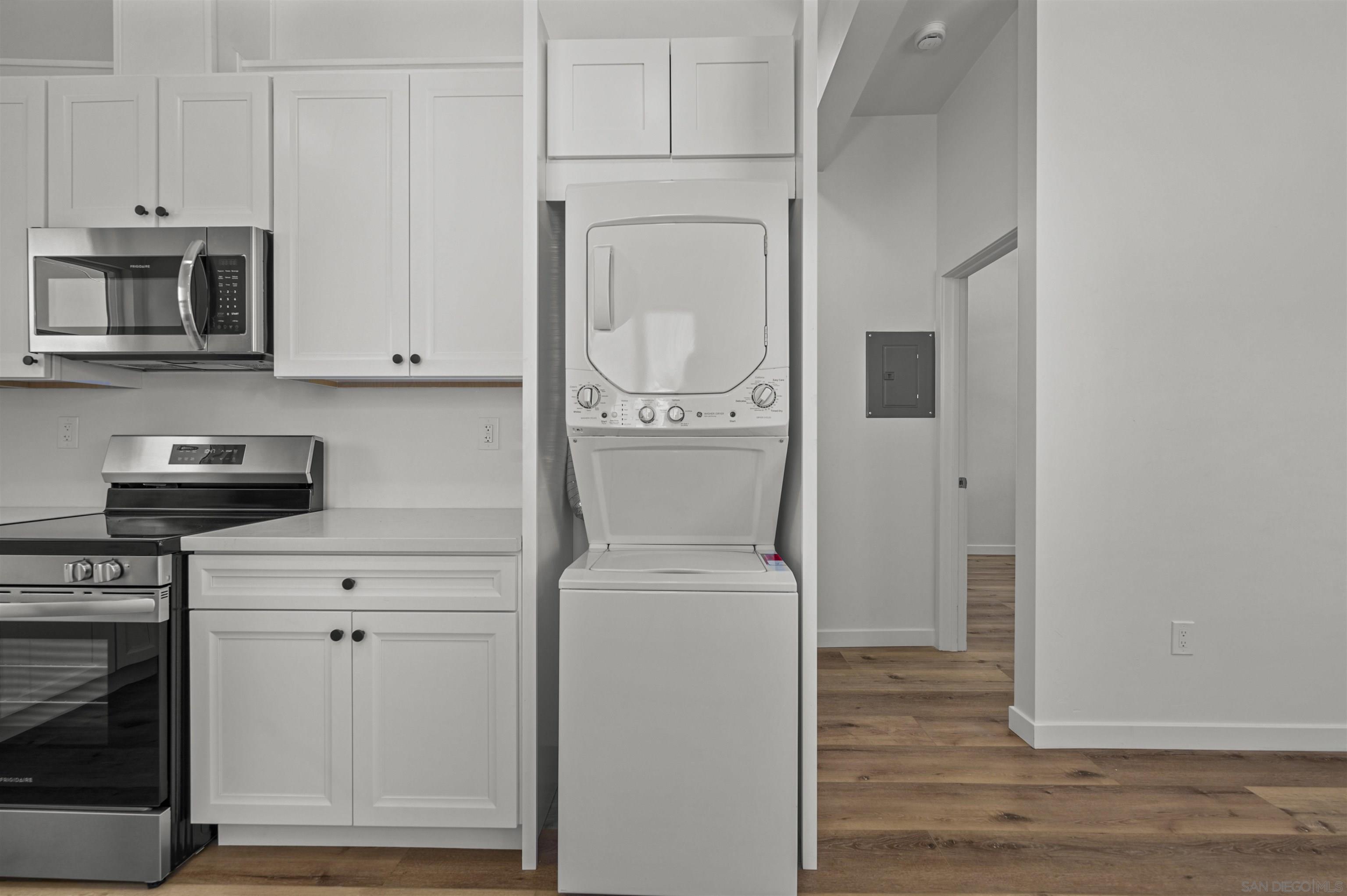 Detail Gallery Image 10 of 47 For 6979-81  Amherst, San Diego,  CA 92115 - – Beds | – Baths