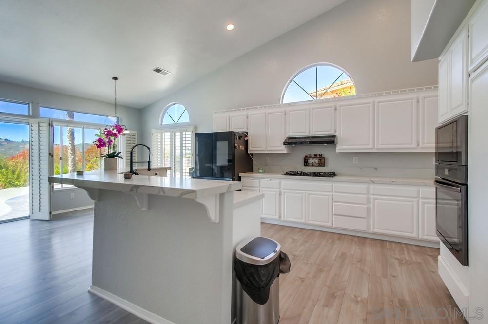 Detail Gallery Image 19 of 74 For 1365  Oak View Way, Escondido,  CA 92029 - 4 Beds | 2 Baths