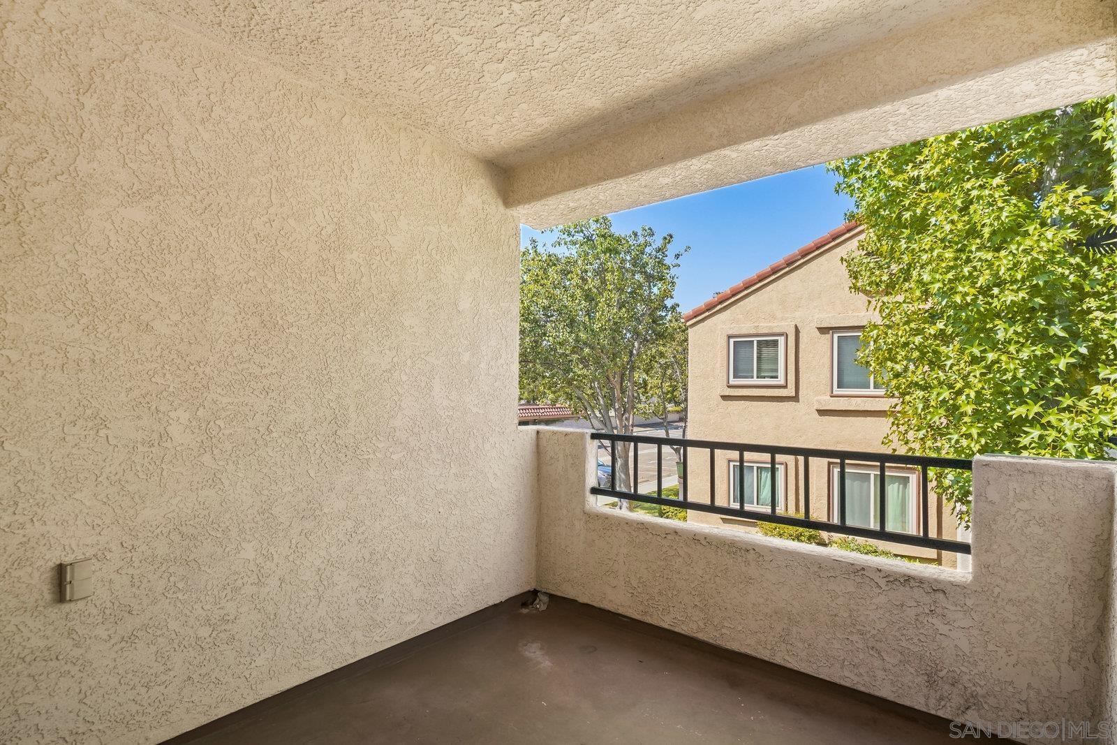 Detail Gallery Image 22 of 49 For 10668  Dabney Dr  #122,  San Diego,  CA 92126 - 1 Beds | 1 Baths