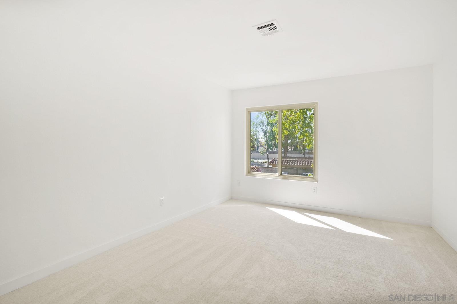 Detail Gallery Image 30 of 49 For 10668  Dabney Dr  #122,  San Diego,  CA 92126 - 1 Beds | 1 Baths