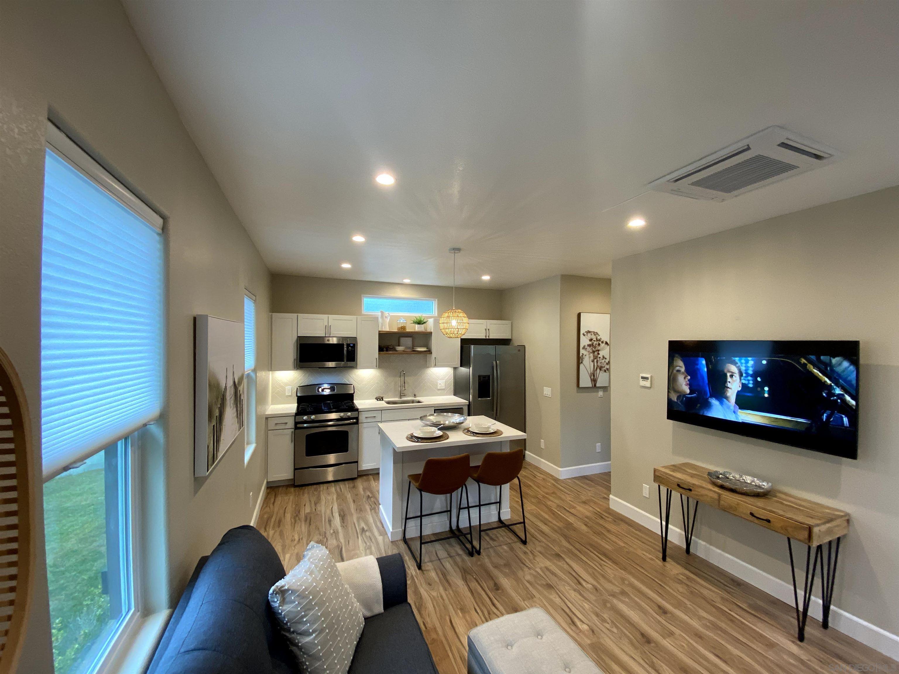 Detail Gallery Image 2 of 27 For 1774  Dove Lane, Carlsbad,  CA 92011 - 1 Beds | 1 Baths