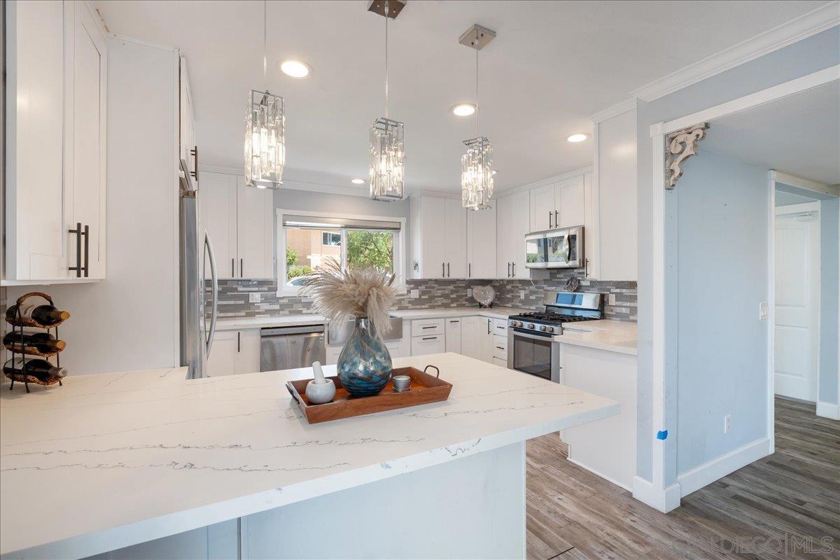 Front Image Thumbnail for SD250042063