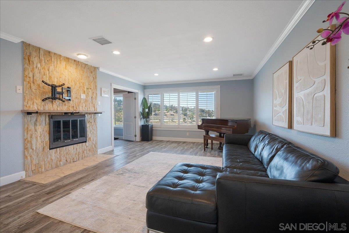 Detail Gallery Image 3 of 31 For 3834  Polaris Dr, La Mesa,  CA 91941 - 5 Beds | 3/1 Baths