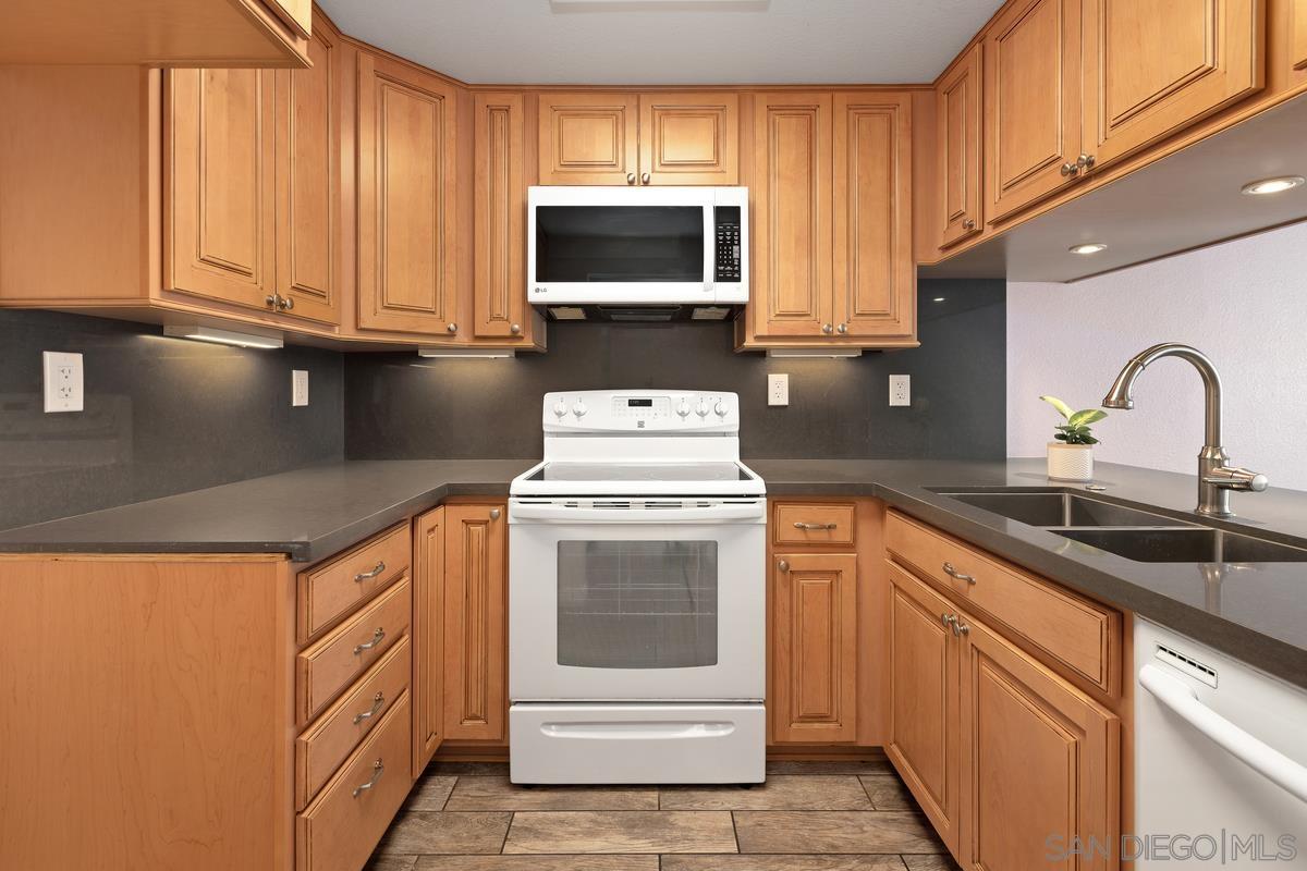 Detail Gallery Image 3 of 28 For 7016  Park Mesa Way  #29,  San Diego,  CA 92111 - 1 Beds | 1 Baths