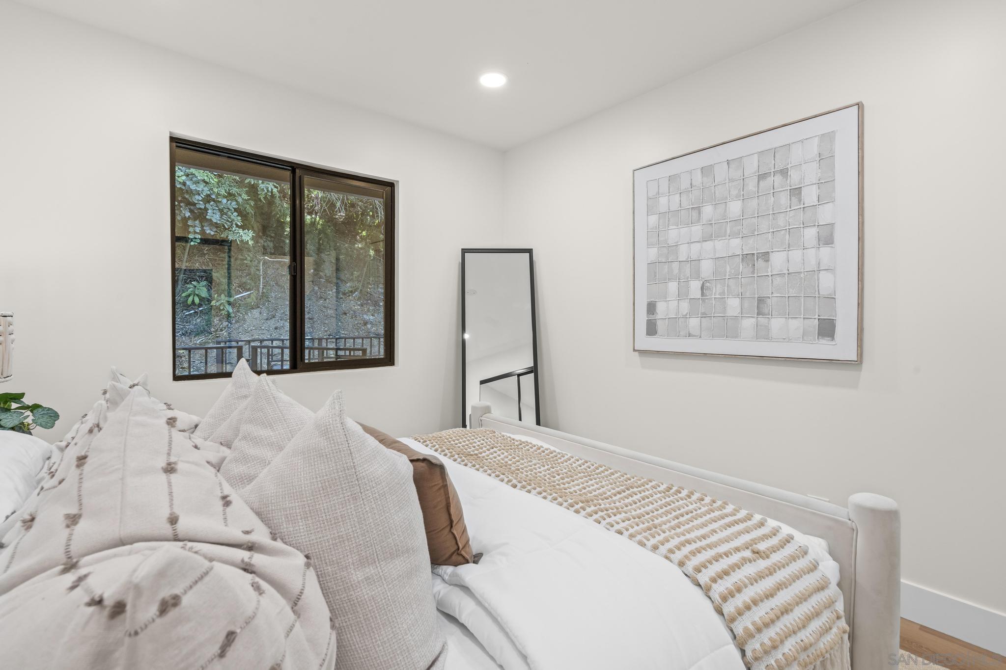 Detail Gallery Image 22 of 33 For 1733  Nautilus Street, La Jolla,  CA 92037 - 2 Beds | 2 Baths