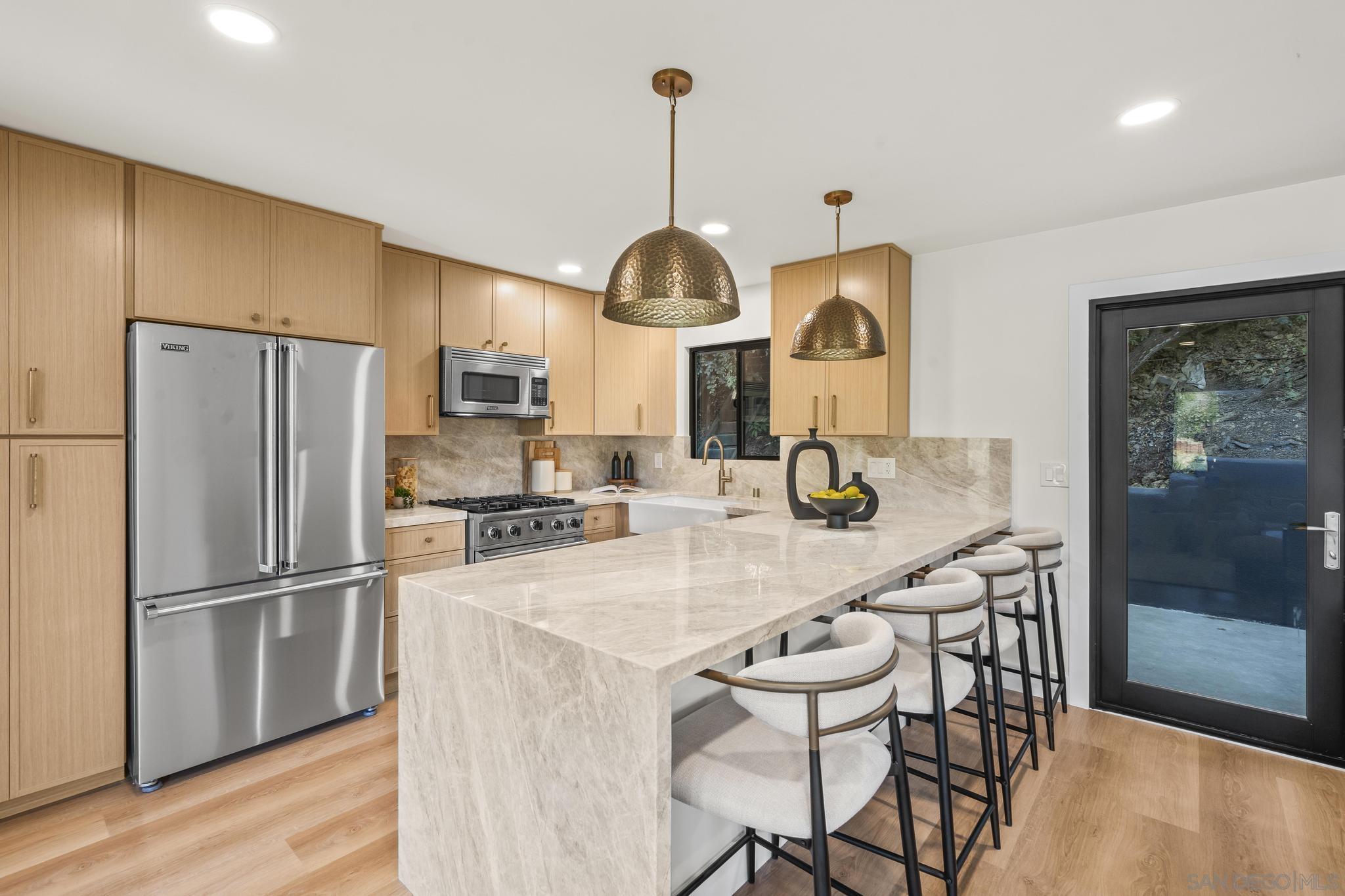 Detail Gallery Image 7 of 33 For 1733  Nautilus Street, La Jolla,  CA 92037 - 2 Beds | 2 Baths