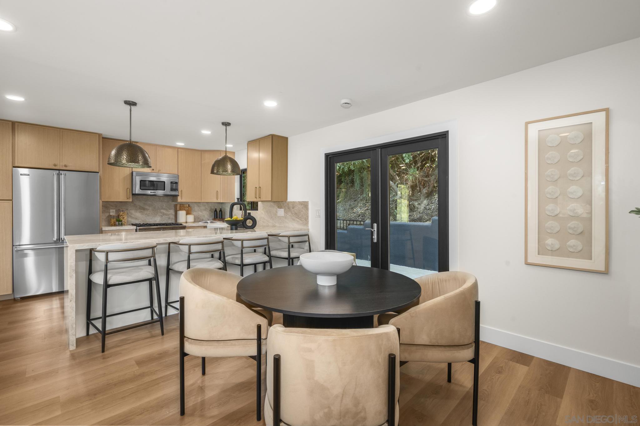 Detail Gallery Image 10 of 33 For 1733  Nautilus Street, La Jolla,  CA 92037 - 2 Beds | 2 Baths