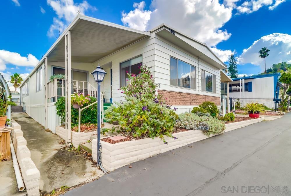 Detail Gallery Image 7 of 49 For 1440 S Orange Ave  Spc 27, El Cajon,  CA 92020 - 2 Beds | 2 Baths