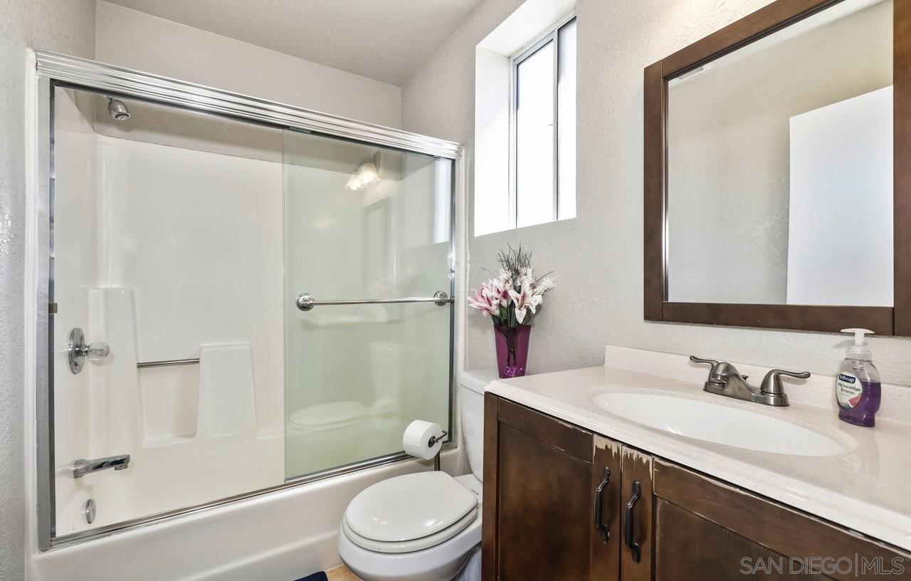 Detail Gallery Image 19 of 33 For 5234  Roswell, San Diego,  CA 92114 - 7 Beds | 3 Baths