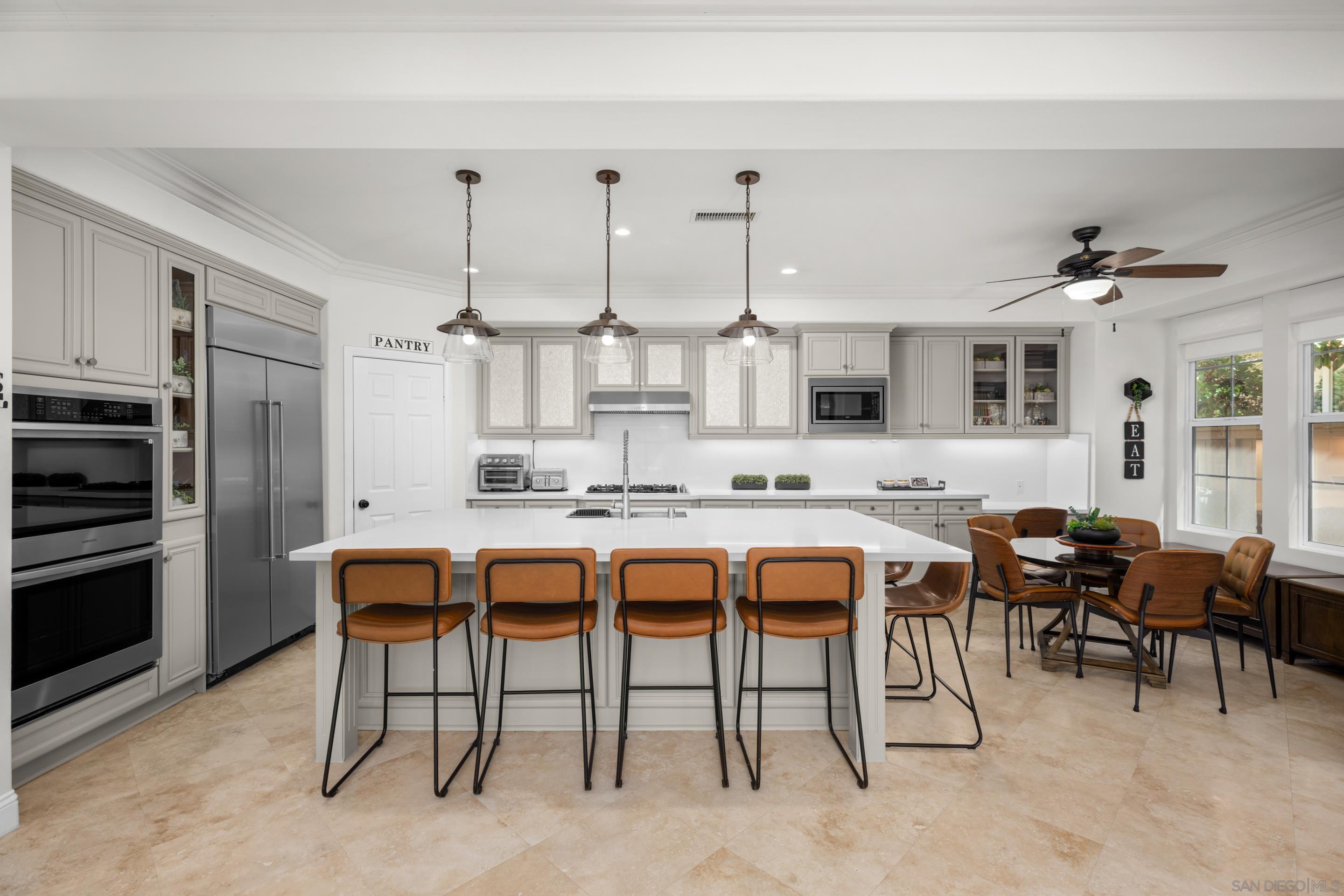 Detail Gallery Image 3 of 42 For 2814  Rambling Vista Rd, Chula Vista,  CA 91915 - 5 Beds | 4/1 Baths