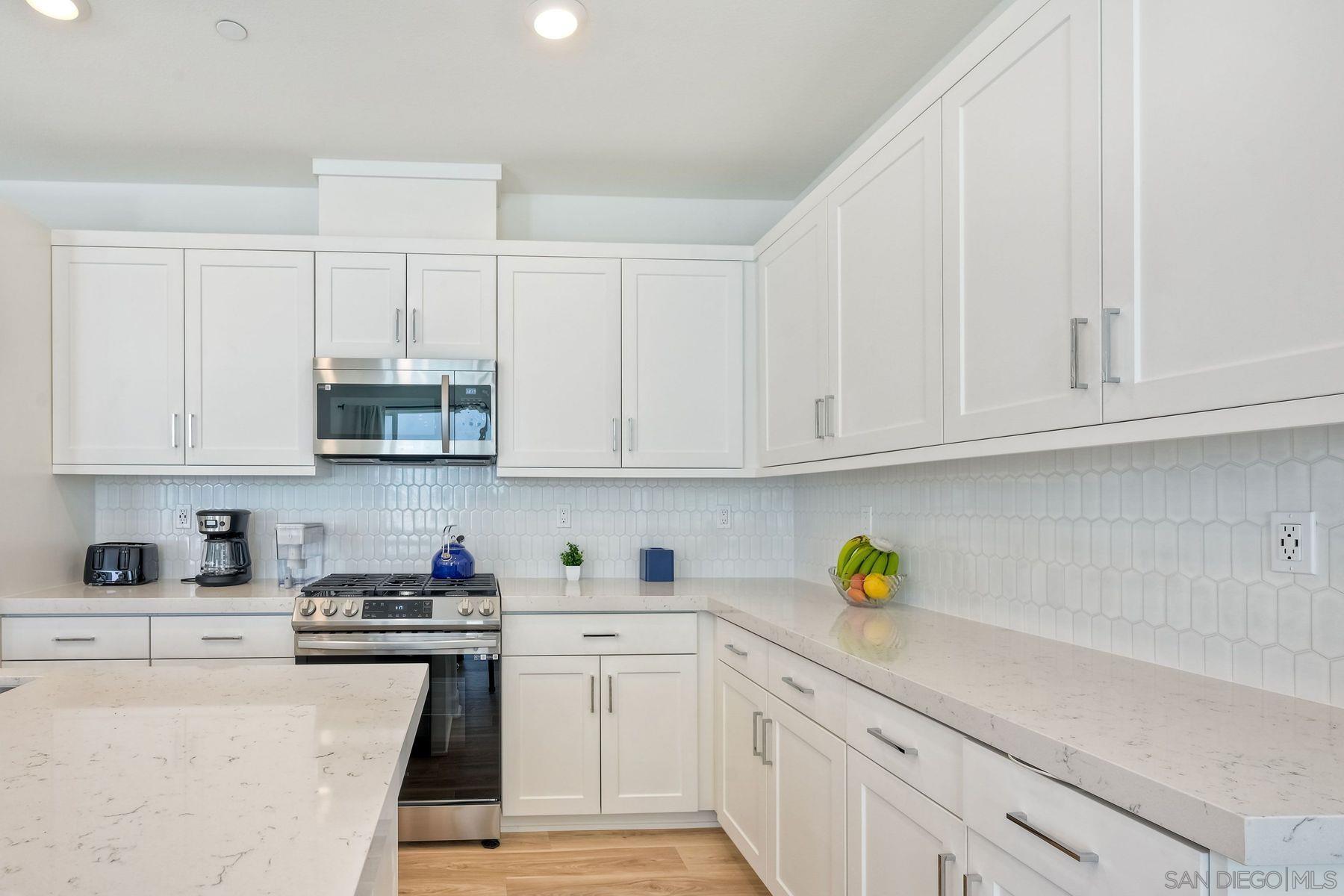 Detail Gallery Image 5 of 10 For 2301  Acara Cir  1-2, San Diego,  CA 92154 - 2 Beds | 1 Baths