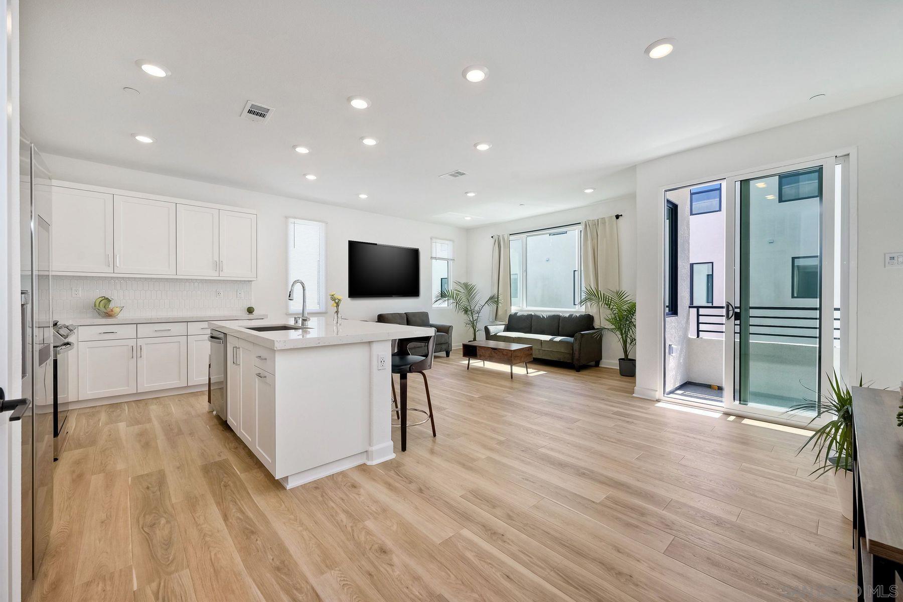 Detail Gallery Image 2 of 9 For 2301  Acara Cir  3, San Diego,  CA 92154 - 2 Beds | 1 Baths