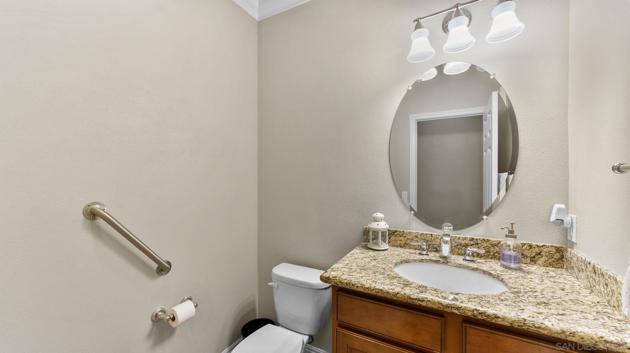 Detail Gallery Image 13 of 43 For 1045  Stratton Dr, Vista,  CA 92083 - 4 Beds | 3/1 Baths