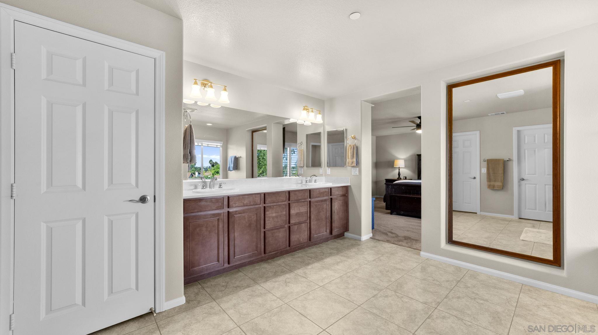 Detail Gallery Image 29 of 43 For 1045  Stratton Dr, Vista,  CA 92083 - 4 Beds | 3/1 Baths