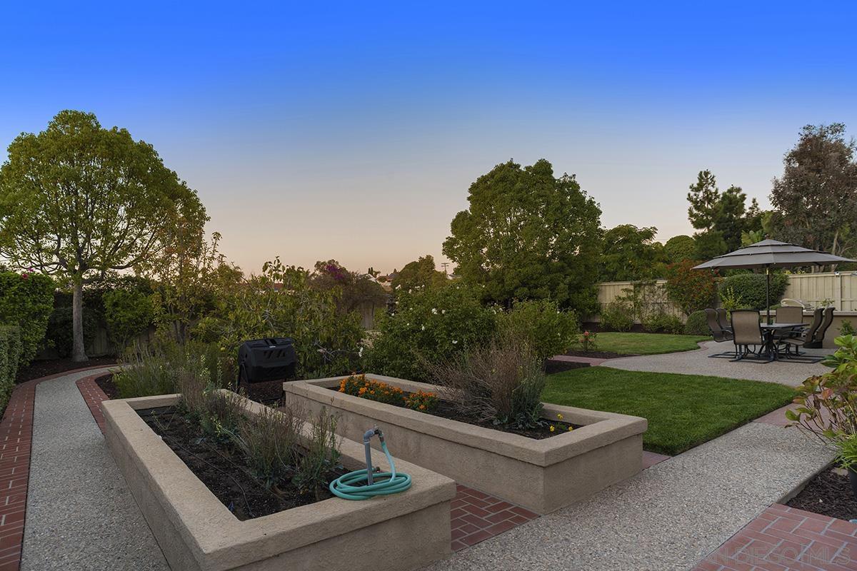 Detail Gallery Image 40 of 43 For 1045  Stratton Dr, Vista,  CA 92083 - 4 Beds | 3/1 Baths