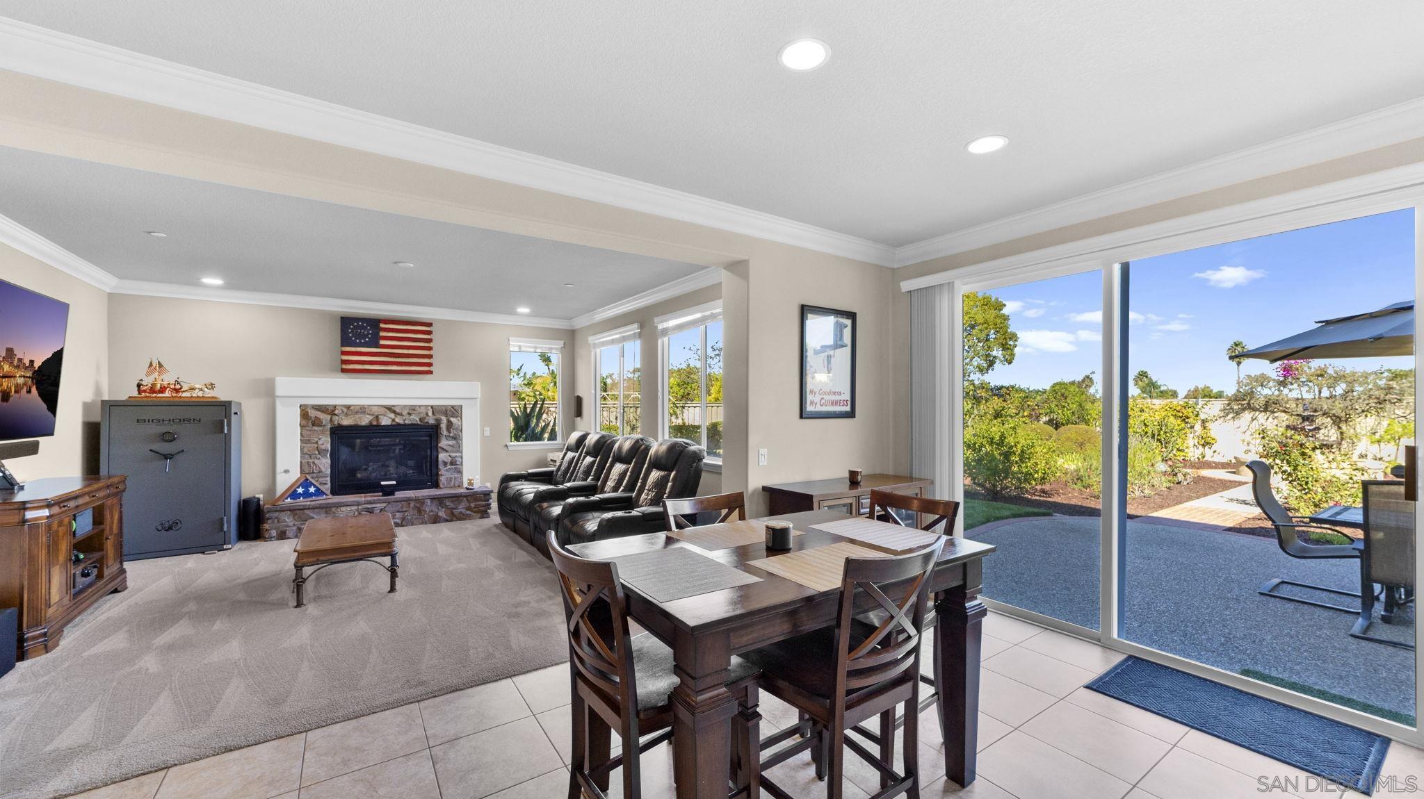 Detail Gallery Image 10 of 43 For 1045  Stratton Dr, Vista,  CA 92083 - 4 Beds | 3/1 Baths