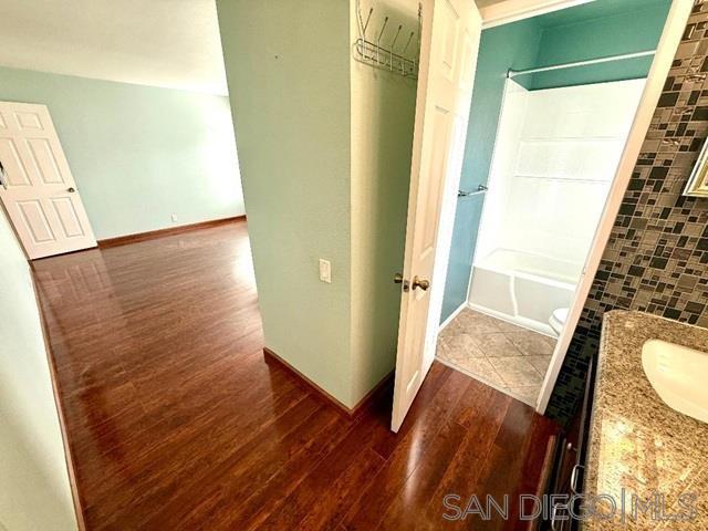 Detail Gallery Image 6 of 12 For 13061  Trail Dust Ave, San Diego,  CA 92129 - 4 Beds | 2/1 Baths