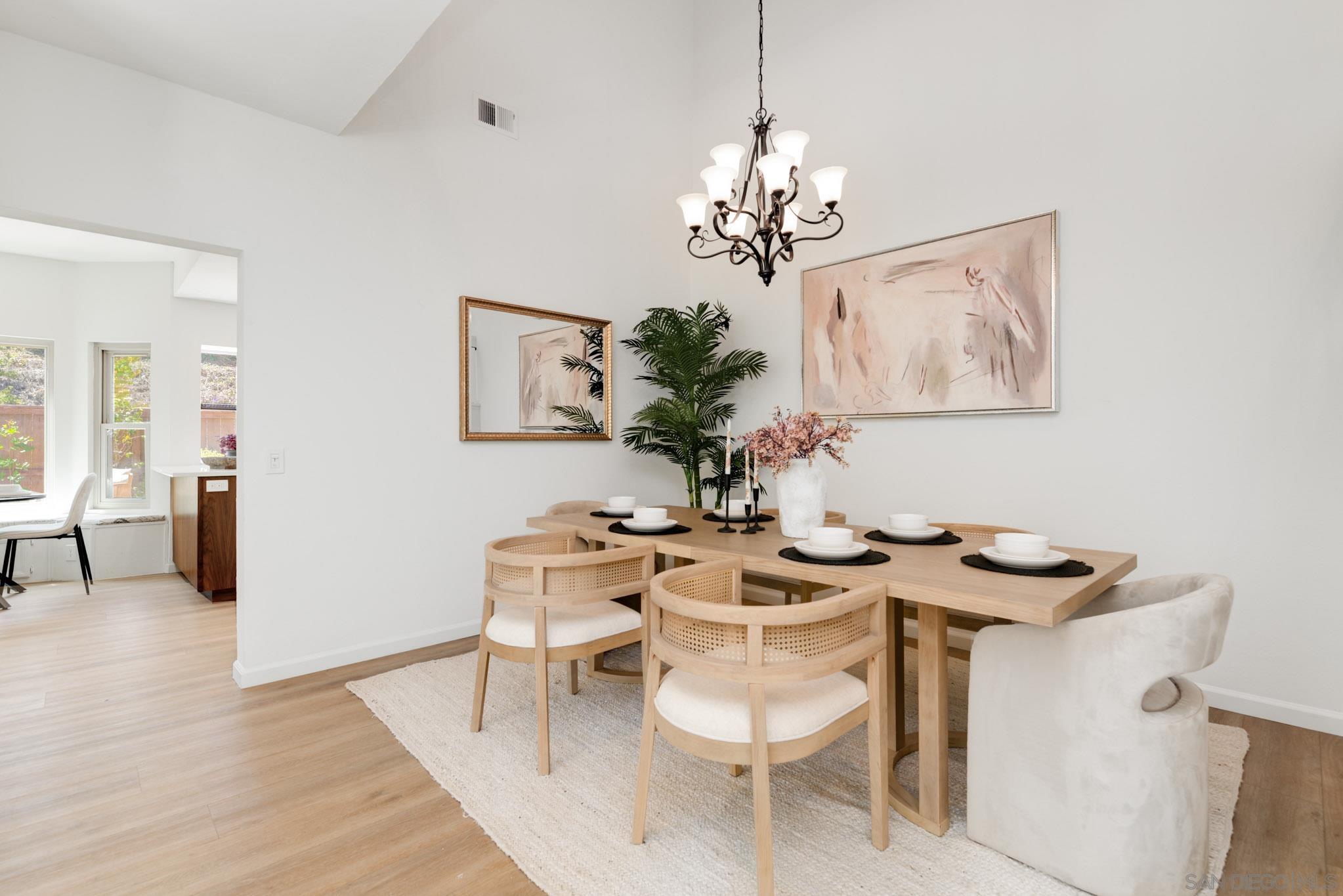 Detail Gallery Image 4 of 22 For 721  Summersong Ln, Encinitas,  CA 92024 - 3 Beds | 2/1 Baths