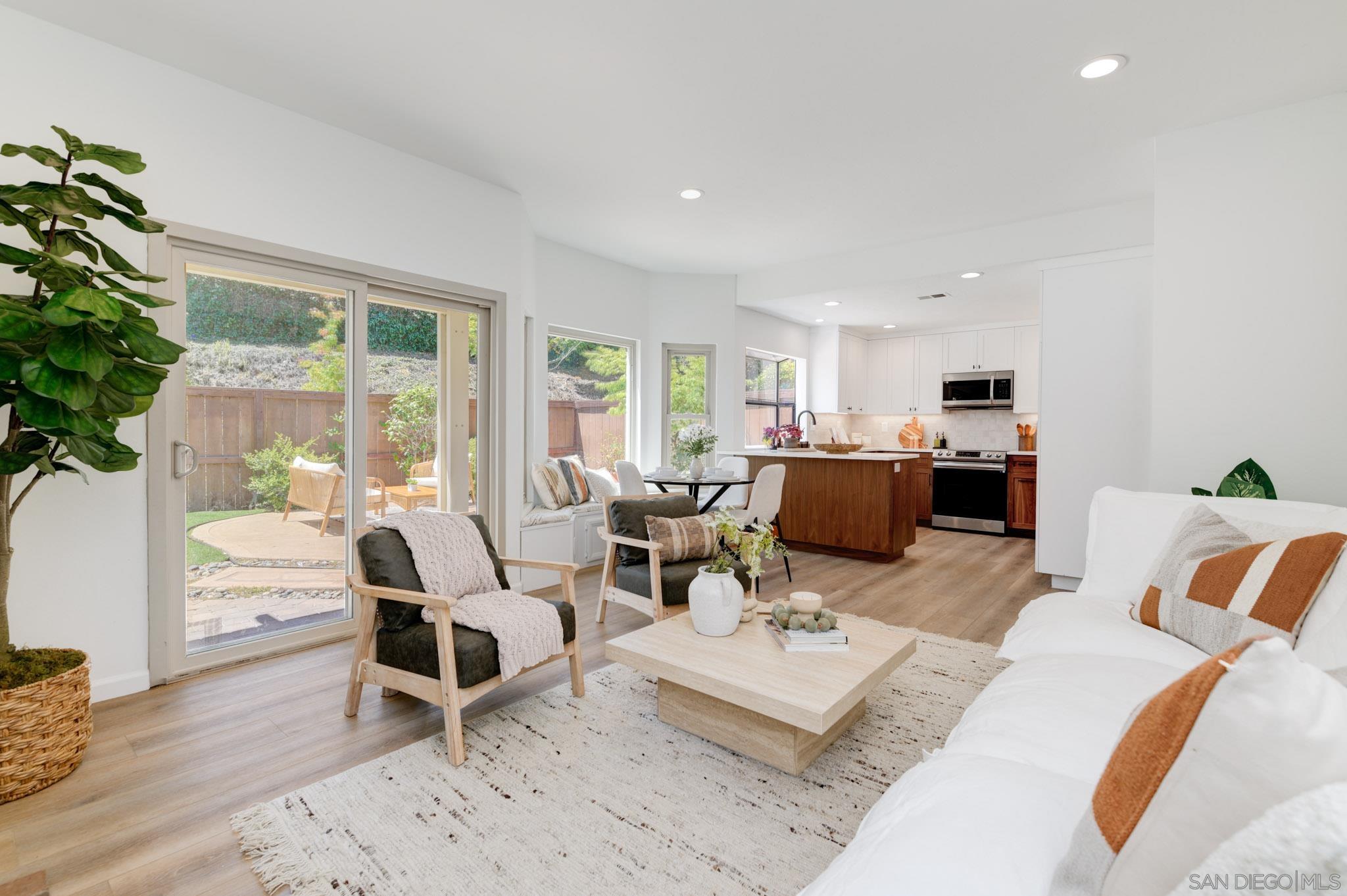 Detail Gallery Image 6 of 22 For 721  Summersong Ln, Encinitas,  CA 92024 - 3 Beds | 2/1 Baths