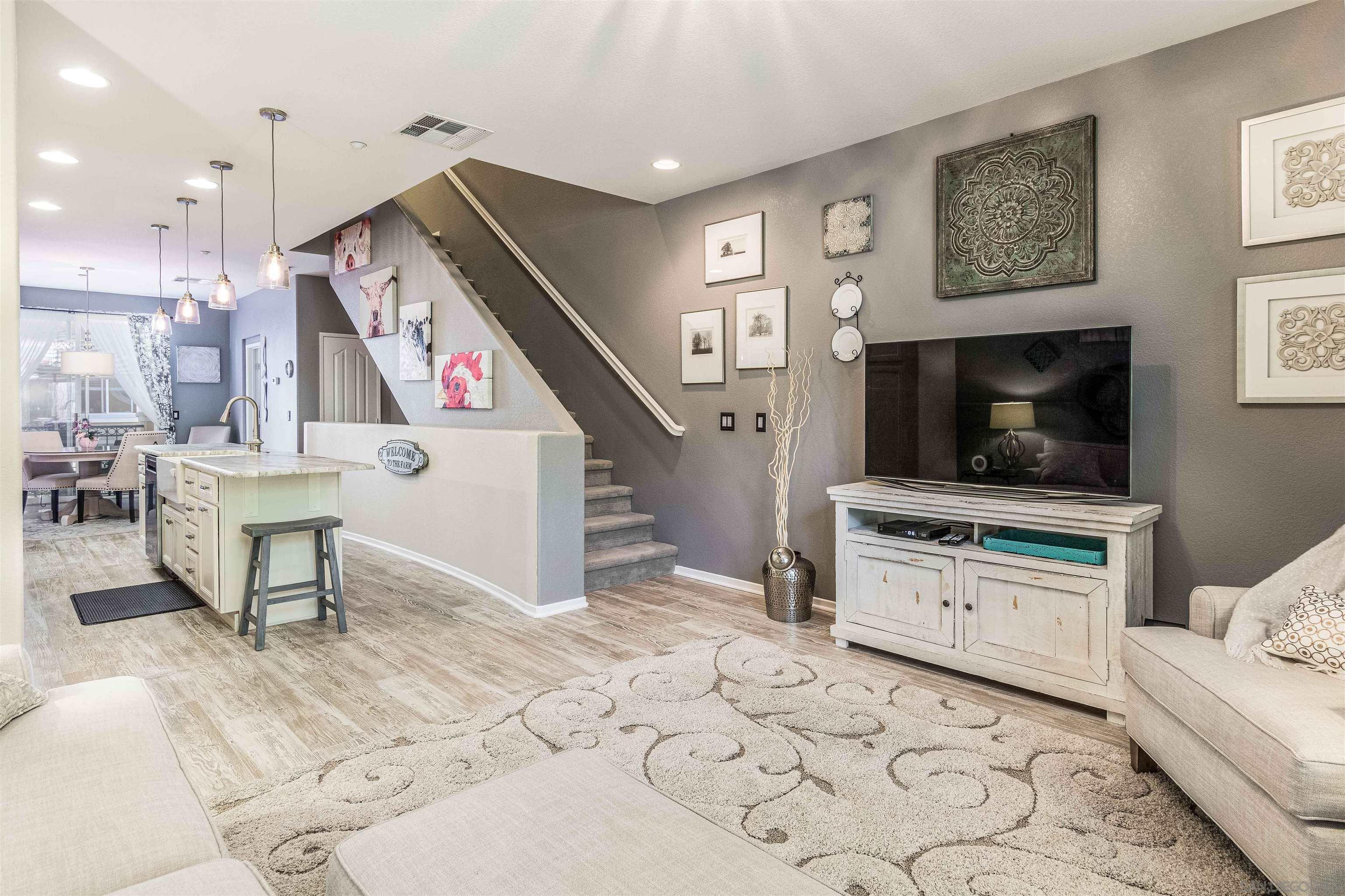 Front Image Thumbnail for SD250042135