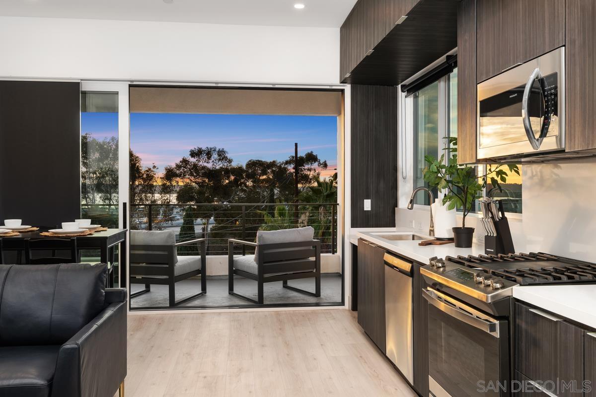 Detail Gallery Image 11 of 18 For 2015  Albatross St, San Diego,  CA 92101 - – Beds | – Baths